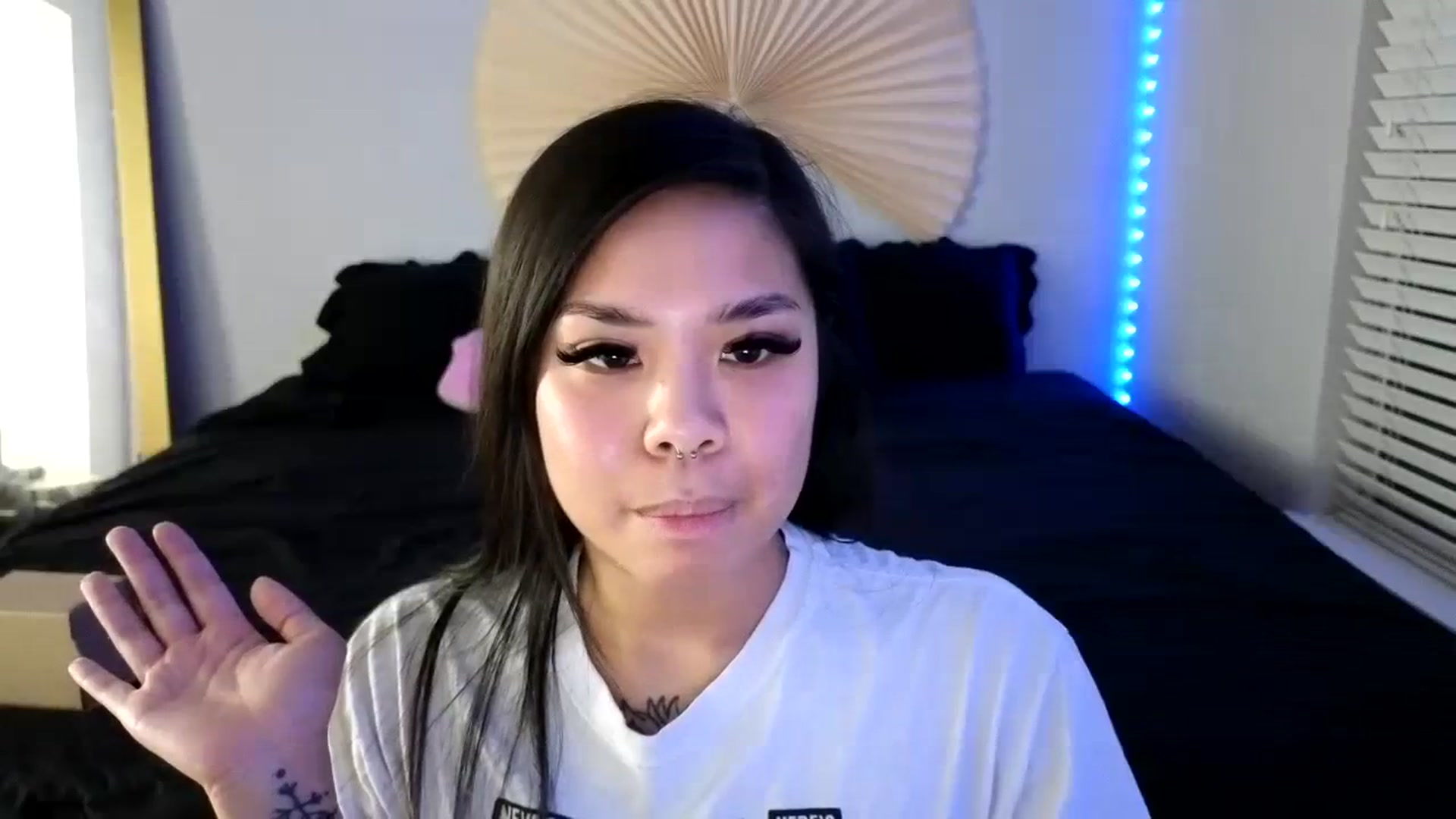 Gallery image thumbnail from dolllface's myfreecams stream on, 08/09/2023, 13:01 image 6 of 20