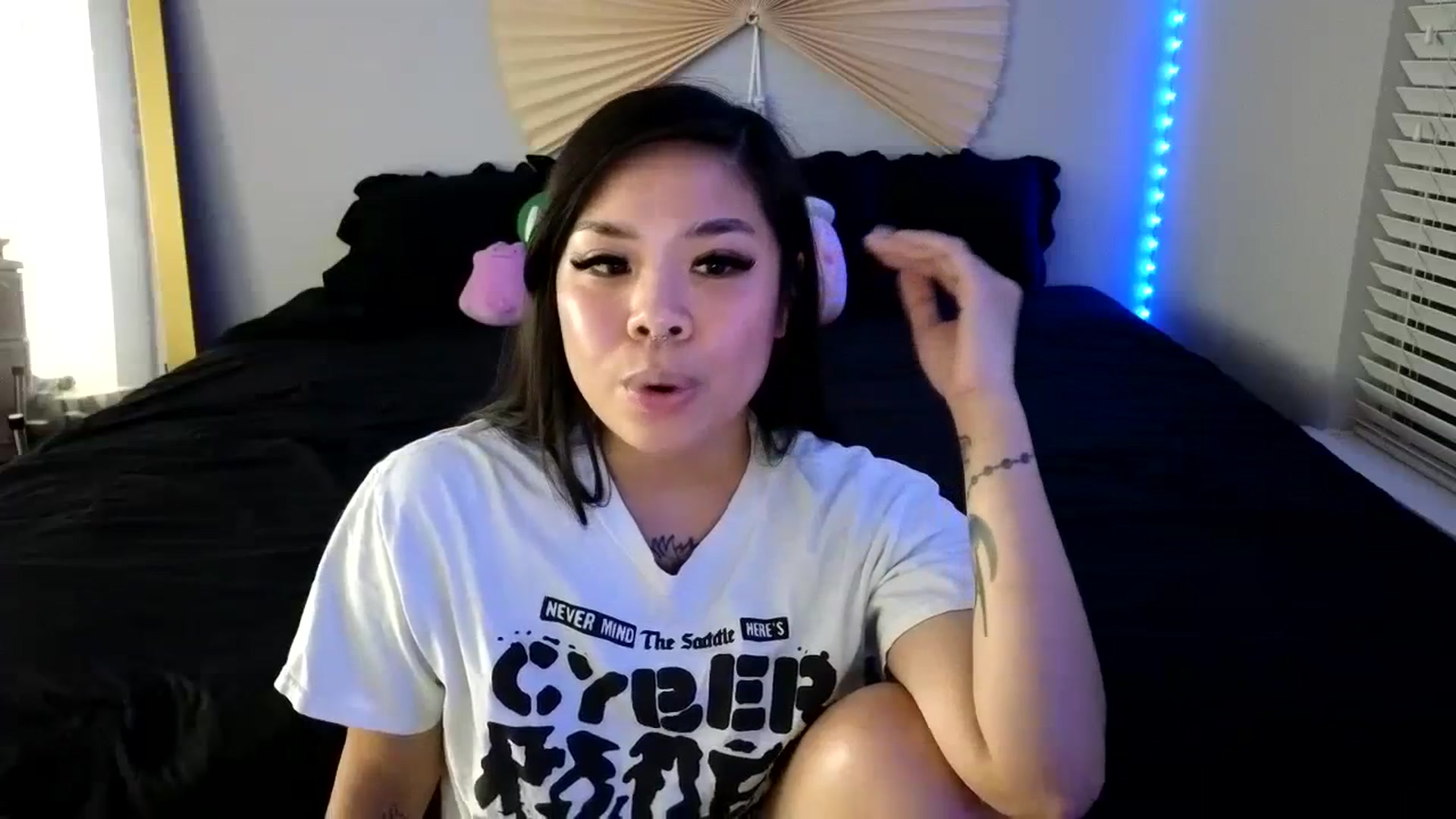 Gallery image thumbnail from dolllface's myfreecams stream on, 08/09/2023, 13:01 image 4 of 20