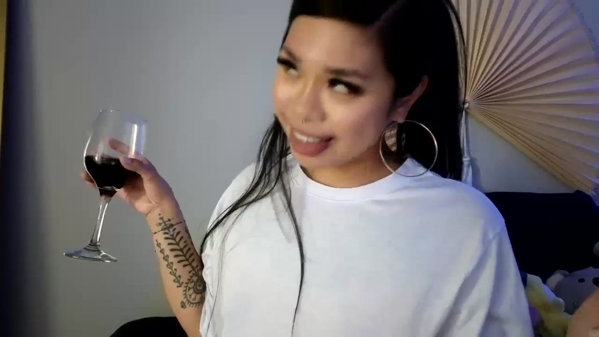 Gallery image thumbnail from dolllface's myfreecams stream on, 08/11/2023, 10:45 image 6 of 20