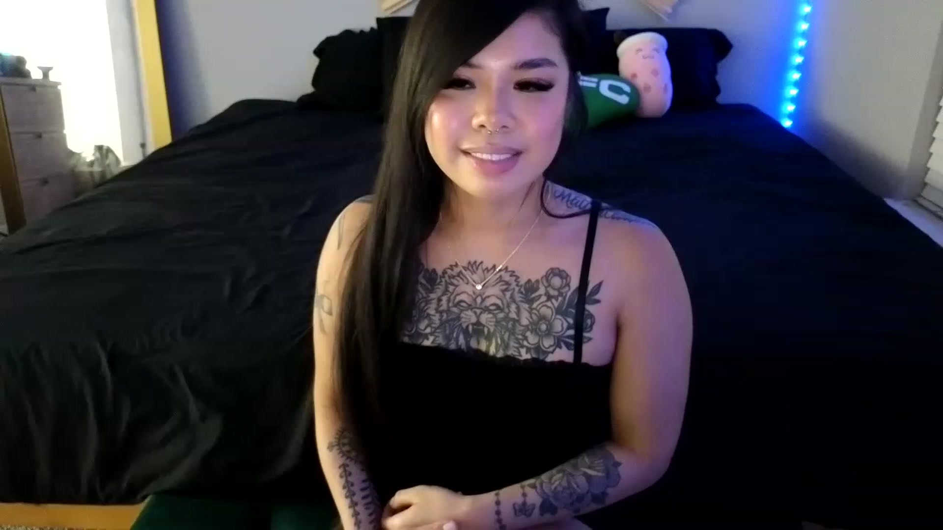 Gallery image thumbnail from dolllface's myfreecams stream on, 08/12/2023, 06:49 image 8 of 20