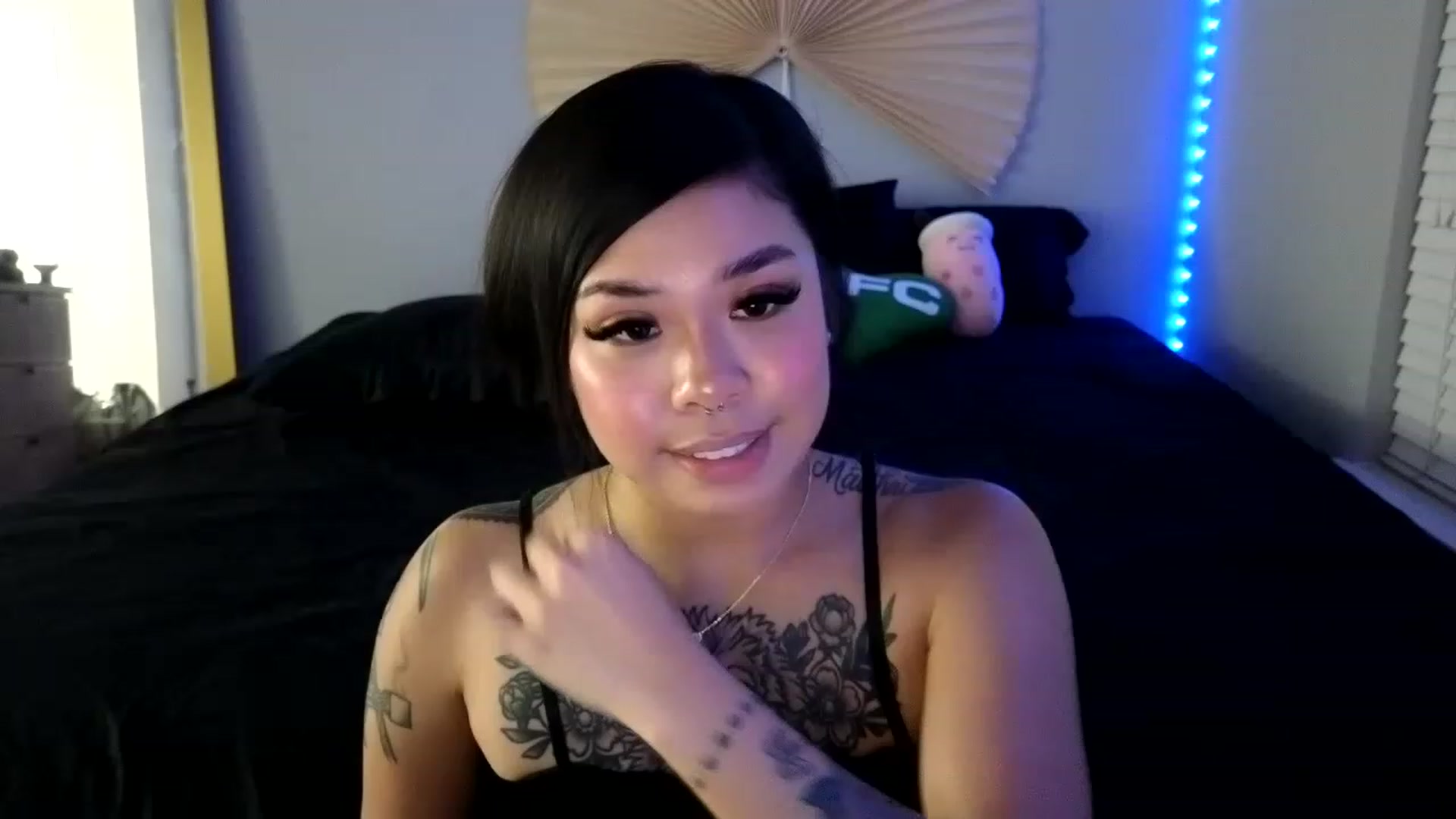 Gallery image thumbnail from dolllface's myfreecams stream on, 08/12/2023, 08:59 image 5 of 20