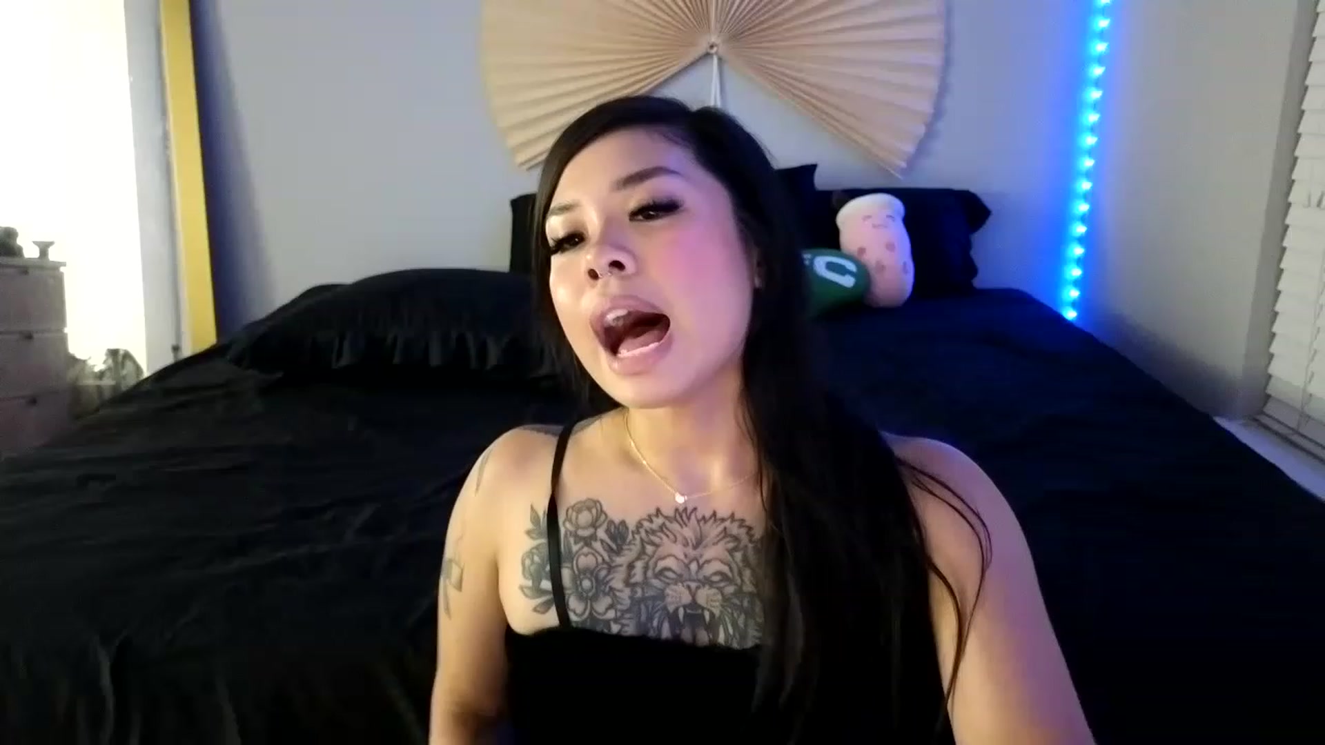 Gallery image thumbnail from dolllface's myfreecams stream on, 08/12/2023, 08:59 image 8 of 20