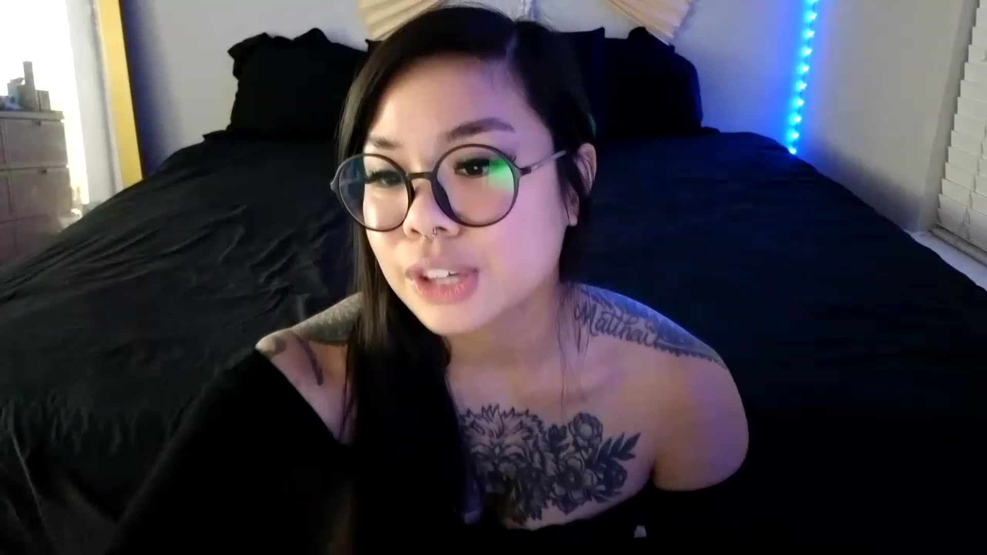 Gallery image thumbnail from dolllface's myfreecams stream on, 08/17/2023, 08:13 image 3 of 20