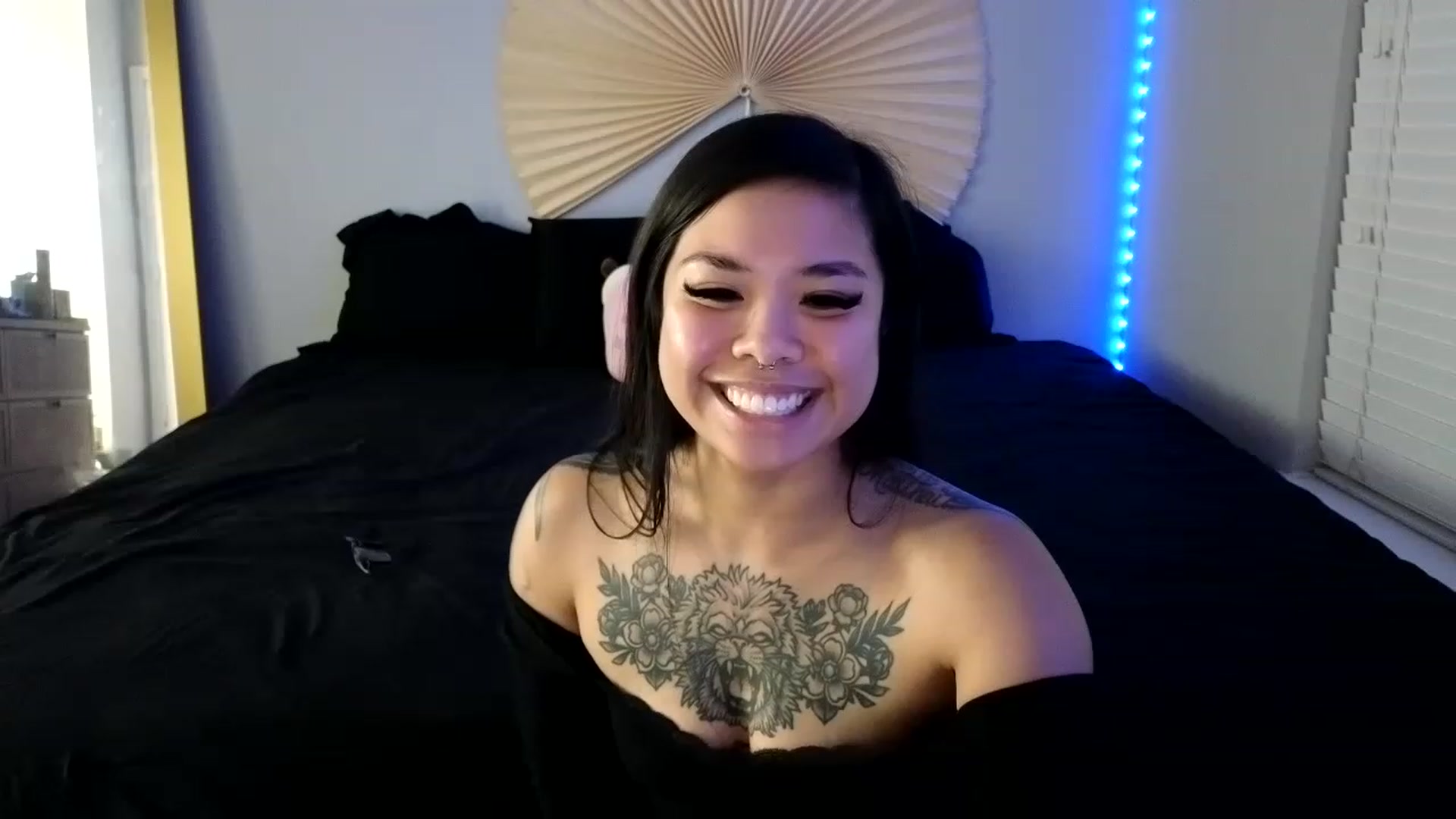 Gallery image thumbnail from dolllface's myfreecams stream on, 08/17/2023, 08:13 image 10 of 20