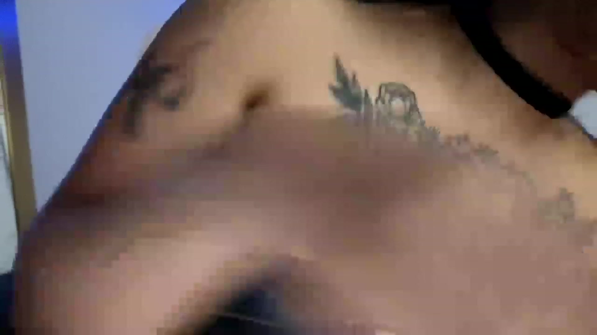 Gallery image thumbnail from dolllface's myfreecams stream on, 08/18/2023, 08:57 image 5 of 20