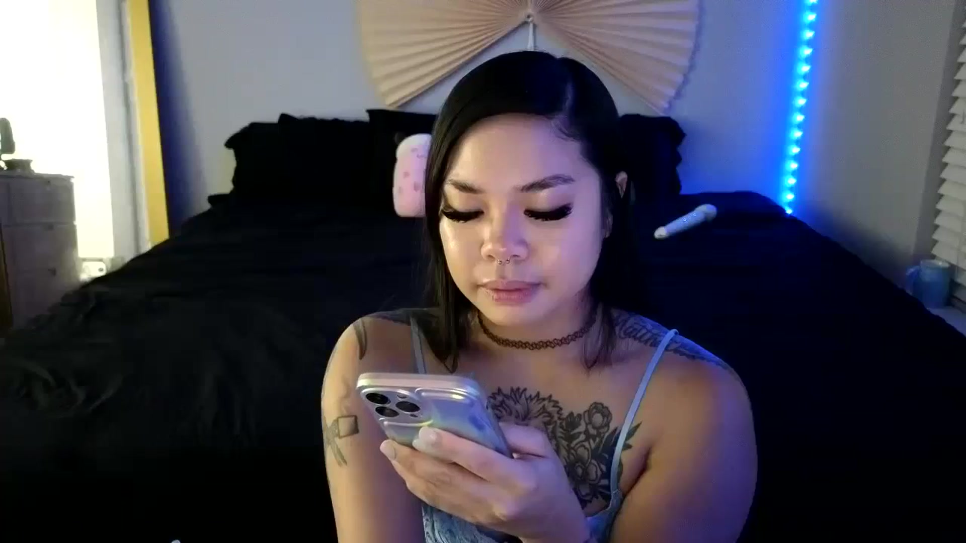 Gallery image thumbnail from dolllface's myfreecams stream on, 08/19/2023, 08:47 image 6 of 20