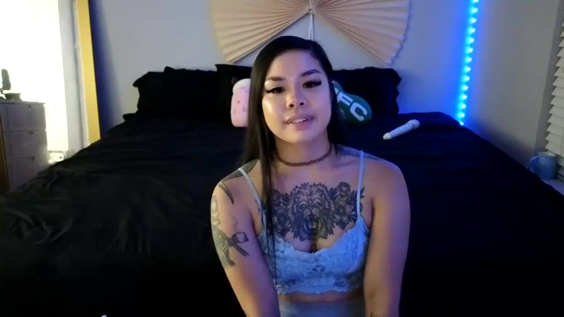 Gallery image thumbnail from dolllface's myfreecams stream on, 08/19/2023, 08:47 image 5 of 20