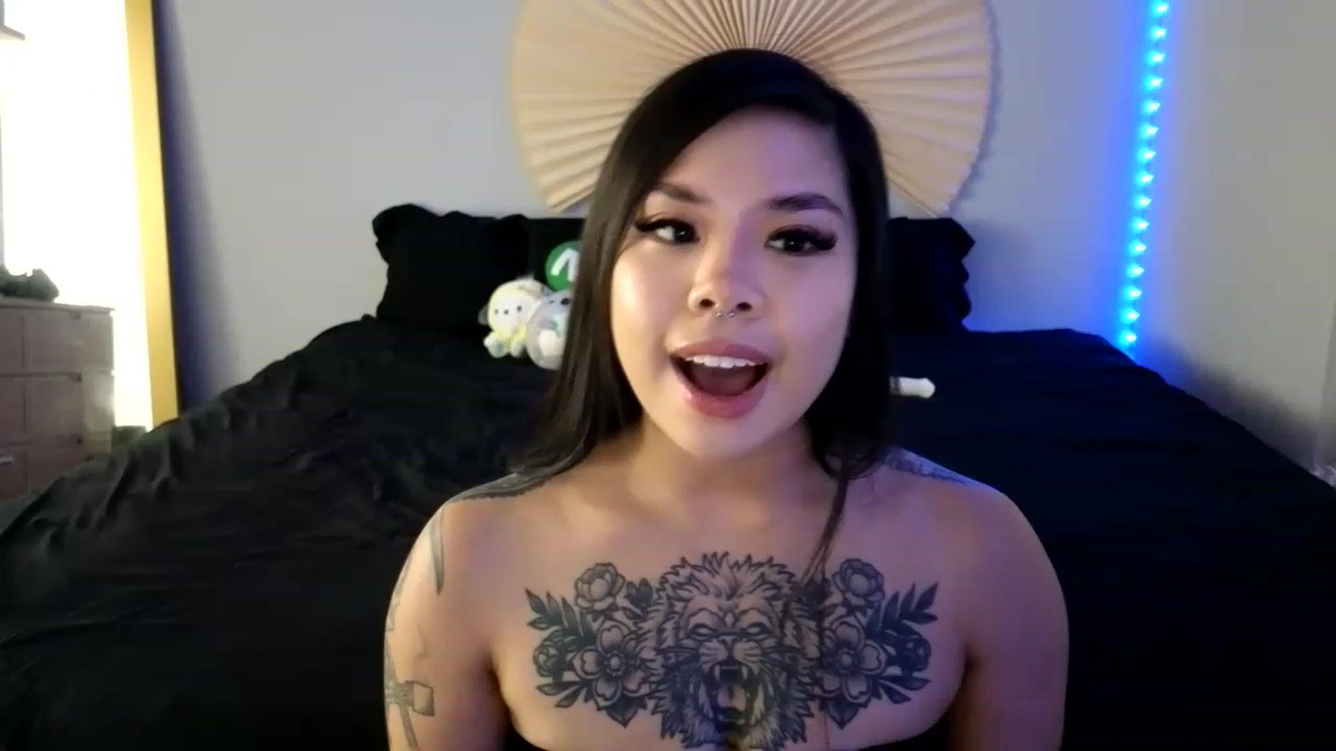 Gallery image thumbnail from dolllface's myfreecams stream on, 08/22/2023, 04:17 image 3 of 20