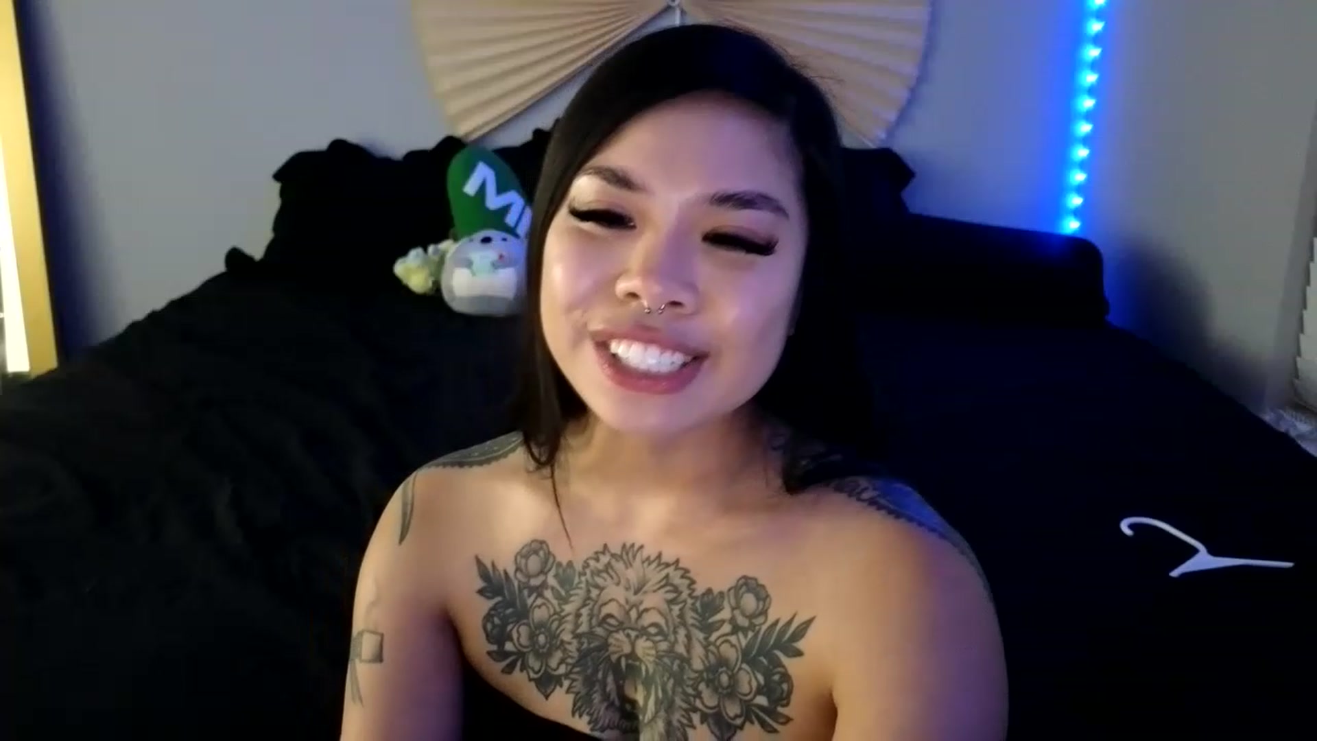 Gallery image thumbnail from dolllface's myfreecams stream on, 08/22/2023, 07:06 image 16 of 20