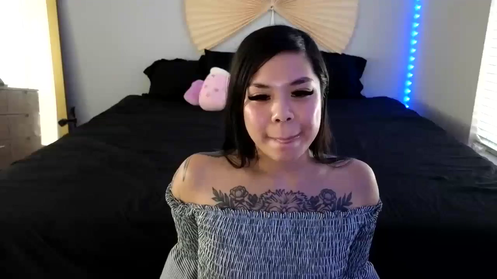 Gallery image thumbnail from dolllface's myfreecams stream on, 08/23/2023, 20:40 image 13 of 20
