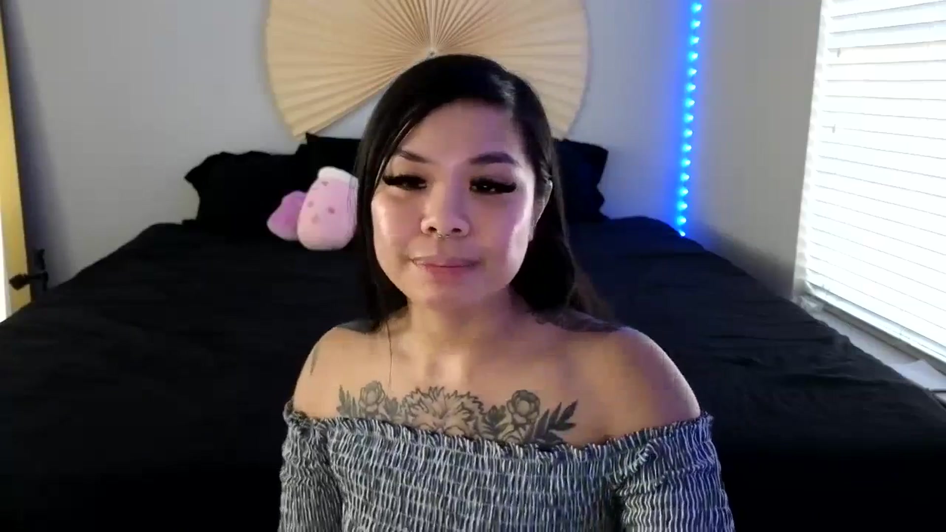 Gallery image thumbnail from dolllface's myfreecams stream on, 08/23/2023, 20:40 image 19 of 20