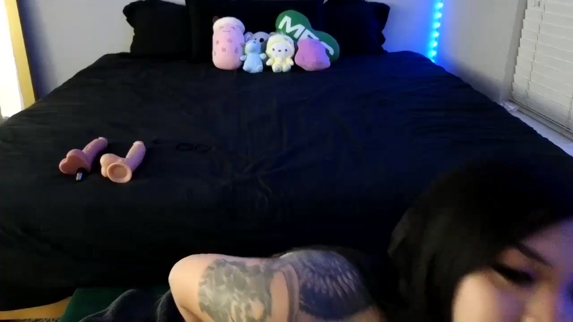 Gallery image thumbnail from dolllface's myfreecams stream on, 08/24/2023, 08:47 image 10 of 20
