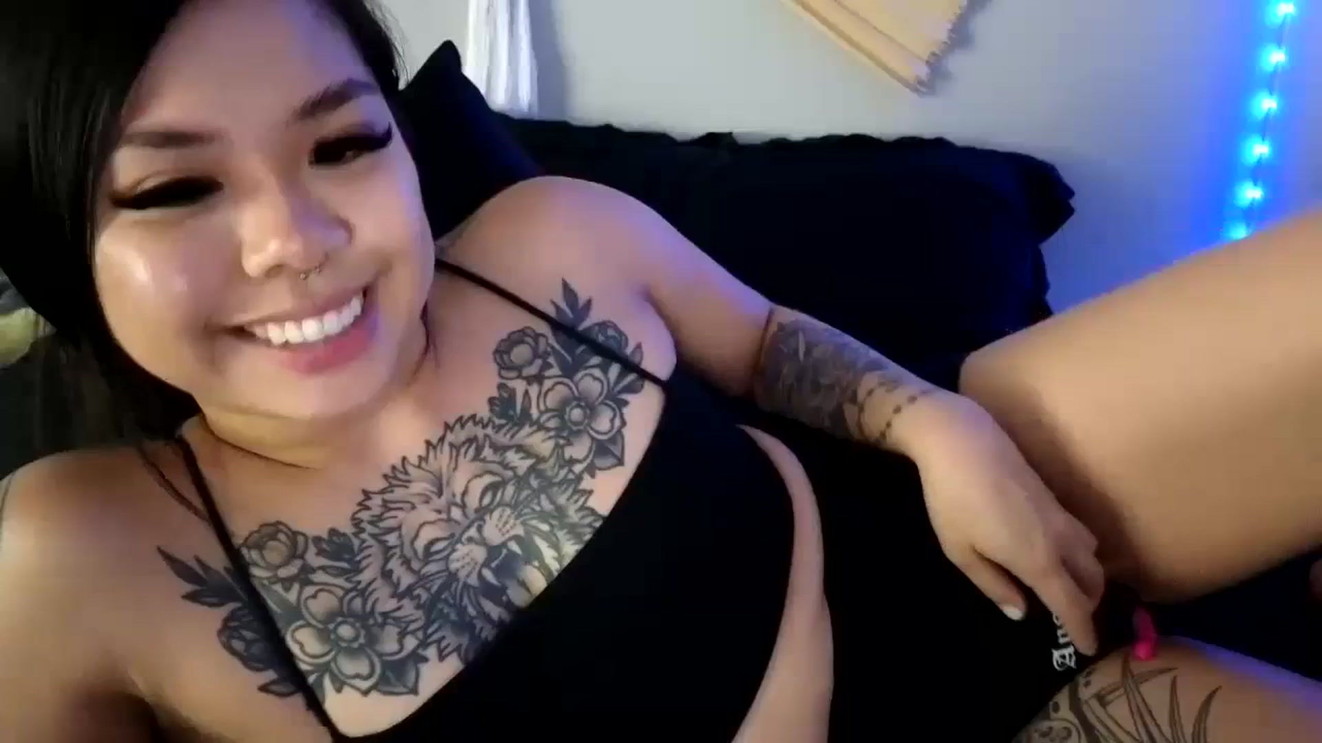 Gallery image thumbnail from dolllface's myfreecams stream on, 08/25/2023, 09:12 image 12 of 20