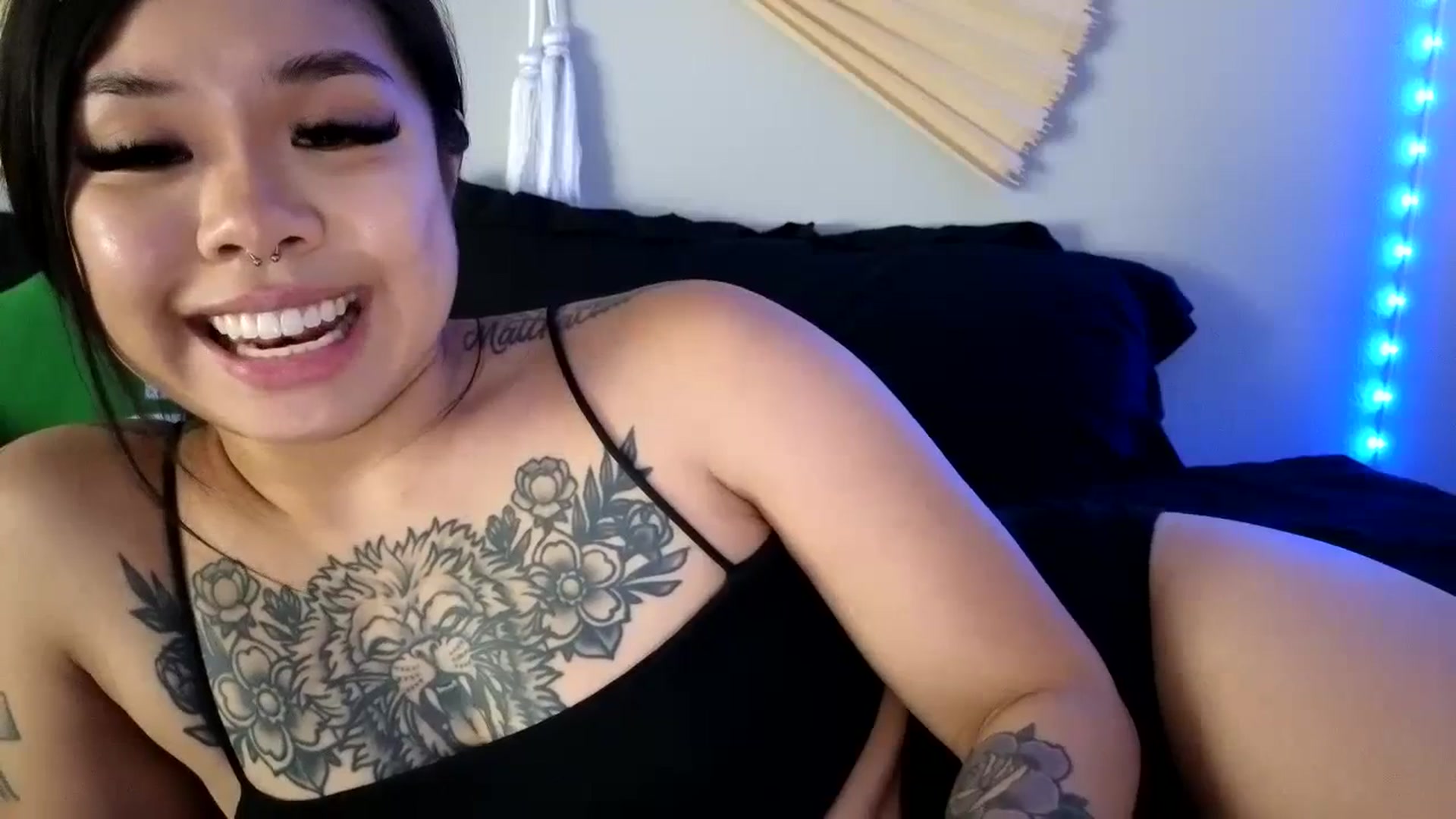 Gallery image thumbnail from dolllface's myfreecams stream on, 08/25/2023, 09:12 image 16 of 20