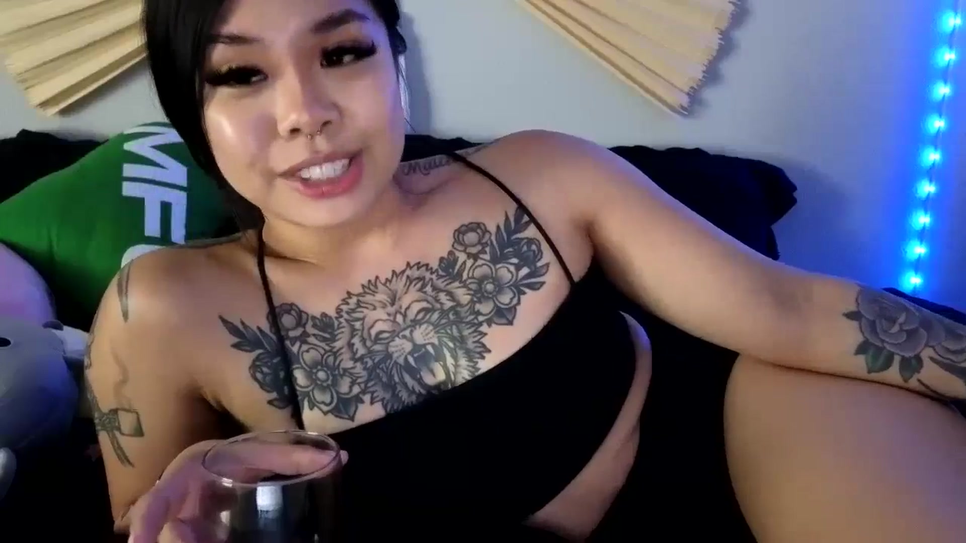 Gallery image thumbnail from dolllface's myfreecams stream on, 08/25/2023, 09:12 image 6 of 20