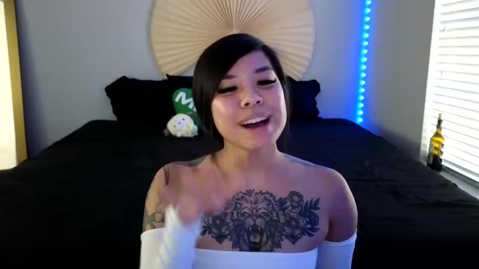 Gallery image thumbnail from dolllface's myfreecams stream on, 08/25/2023, 20:43 image 13 of 20