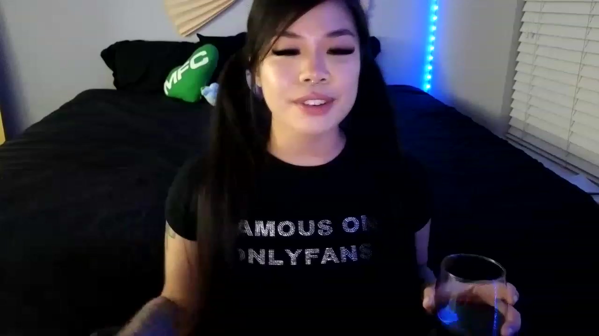 Gallery image thumbnail from dolllface's myfreecams stream on, 08/26/2023, 06:42 image 11 of 20