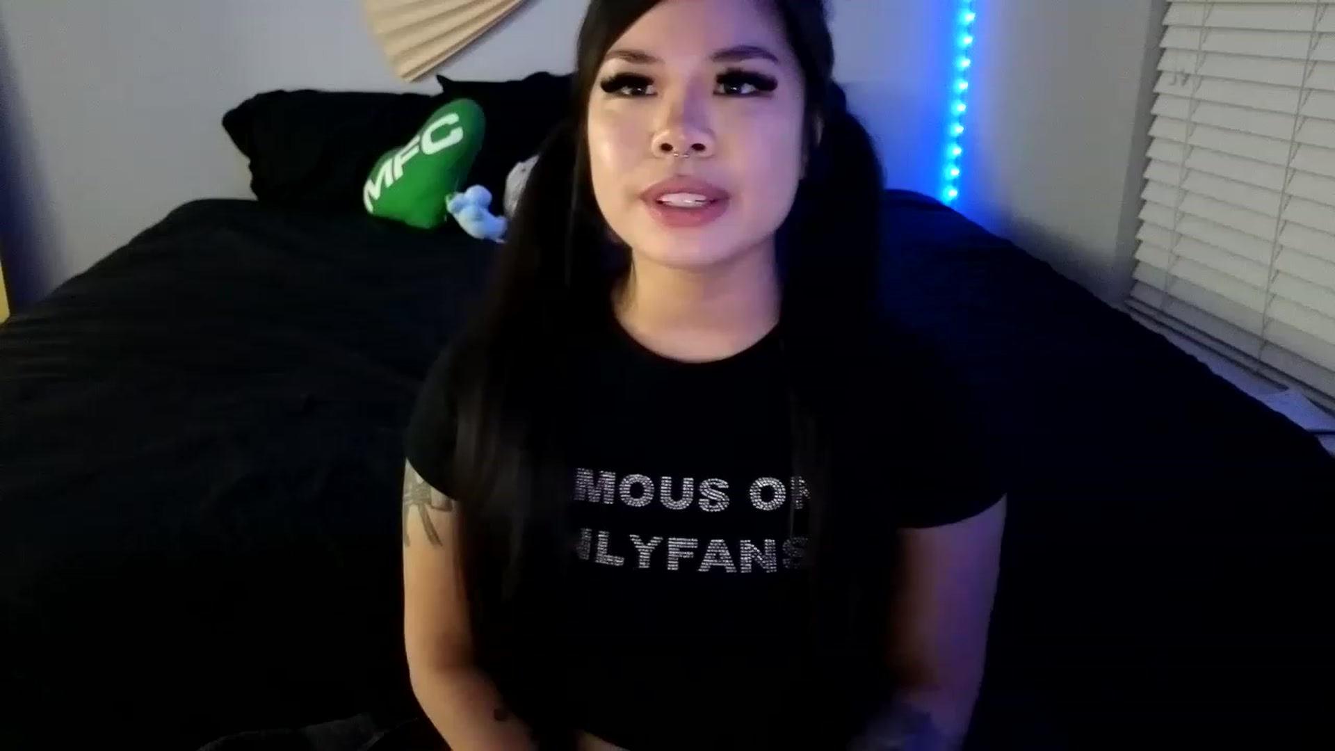 Gallery image thumbnail from dolllface's myfreecams stream on, 08/26/2023, 06:42 image 7 of 20