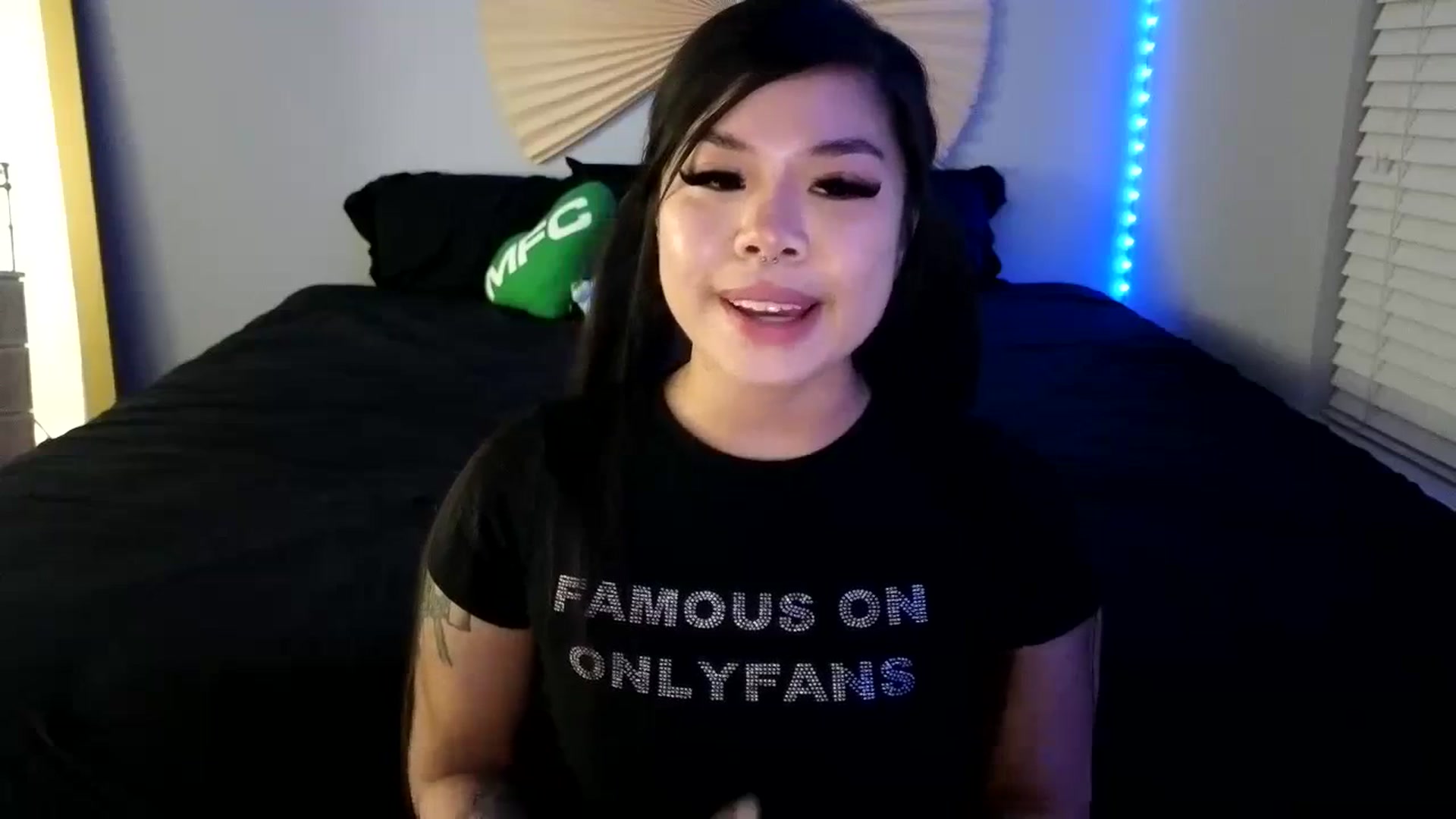 Gallery image thumbnail from dolllface's myfreecams stream on, 08/26/2023, 07:50 image 6 of 20
