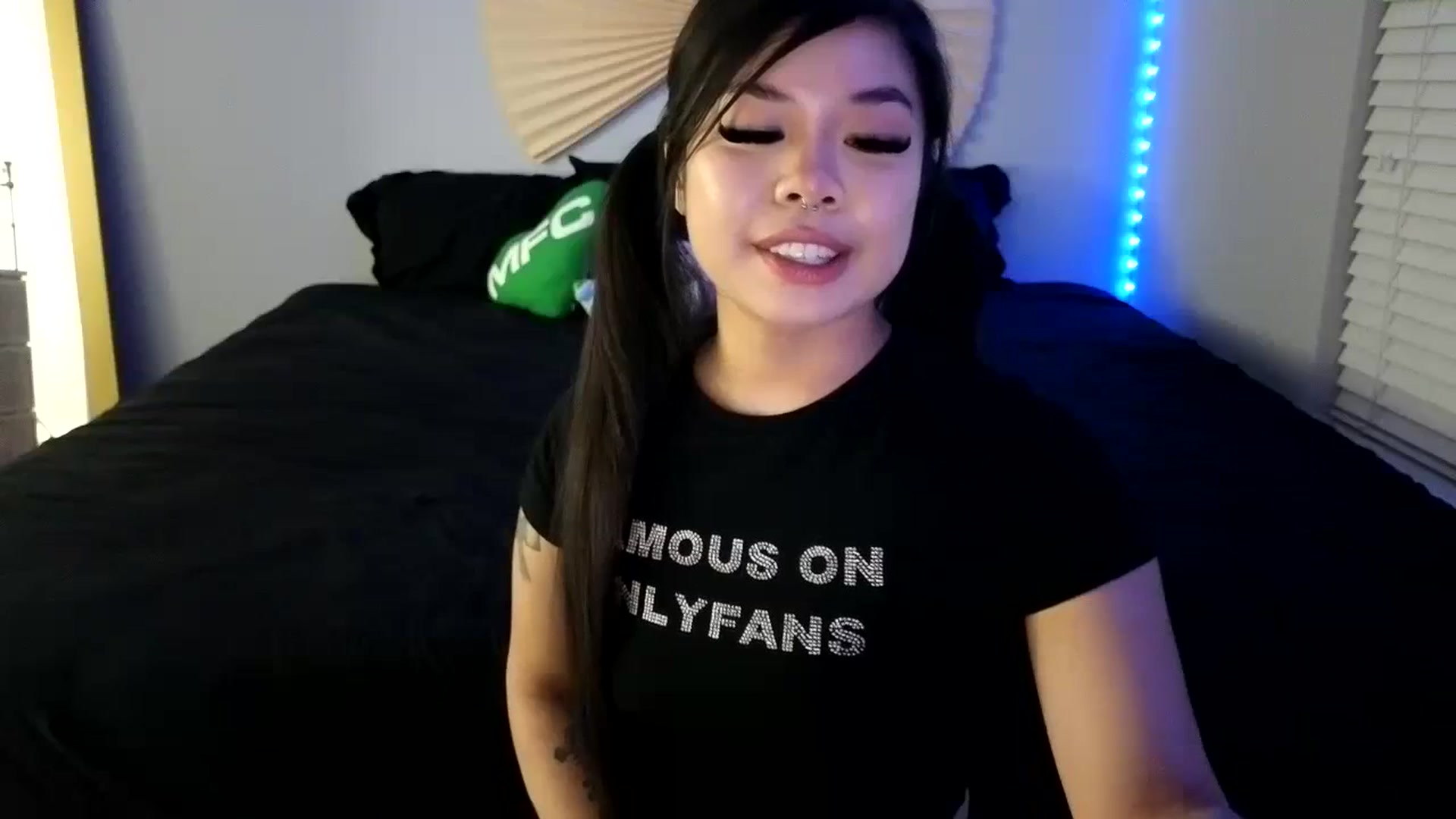 Gallery image thumbnail from dolllface's myfreecams stream on, 08/26/2023, 07:50 image 9 of 20
