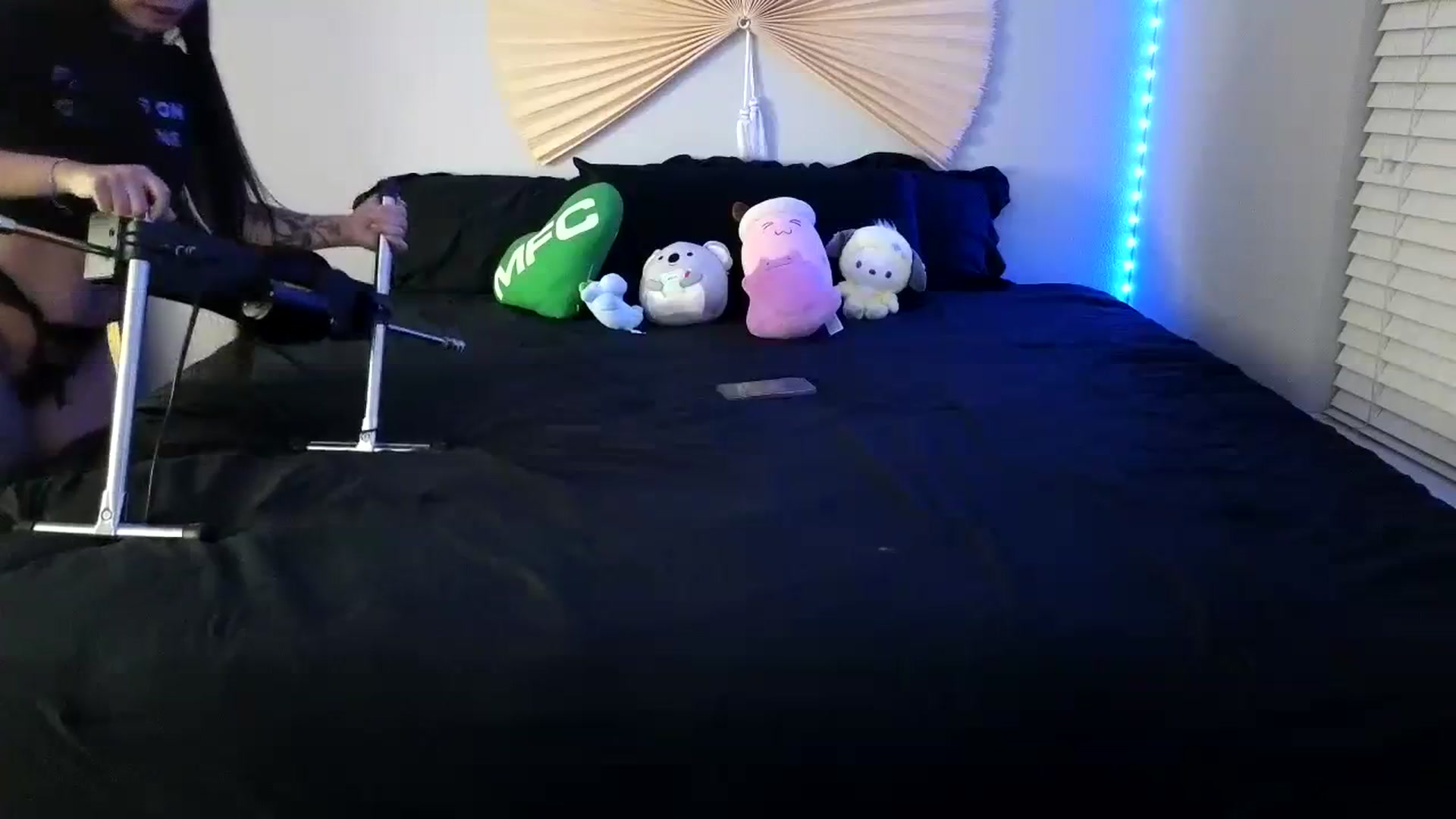 Gallery image thumbnail from dolllface's myfreecams stream on, 08/26/2023, 07:50 image 14 of 20