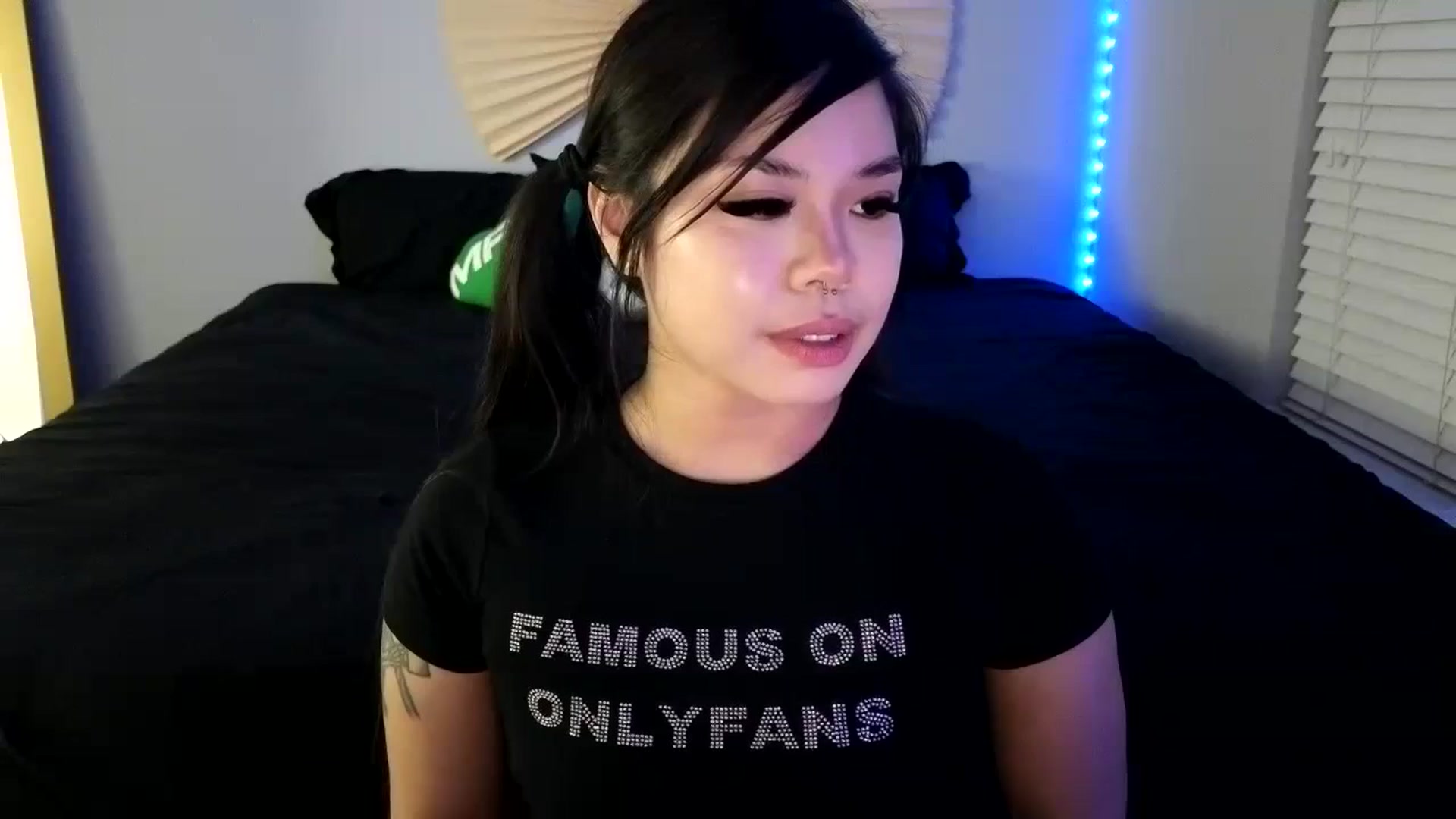 Gallery image thumbnail from dolllface's myfreecams stream on, 08/26/2023, 07:50 image 3 of 20