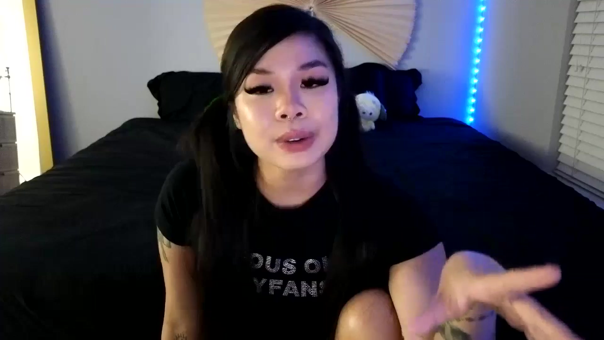 Gallery image thumbnail from dolllface's myfreecams stream on, 08/26/2023, 07:50 image 11 of 20