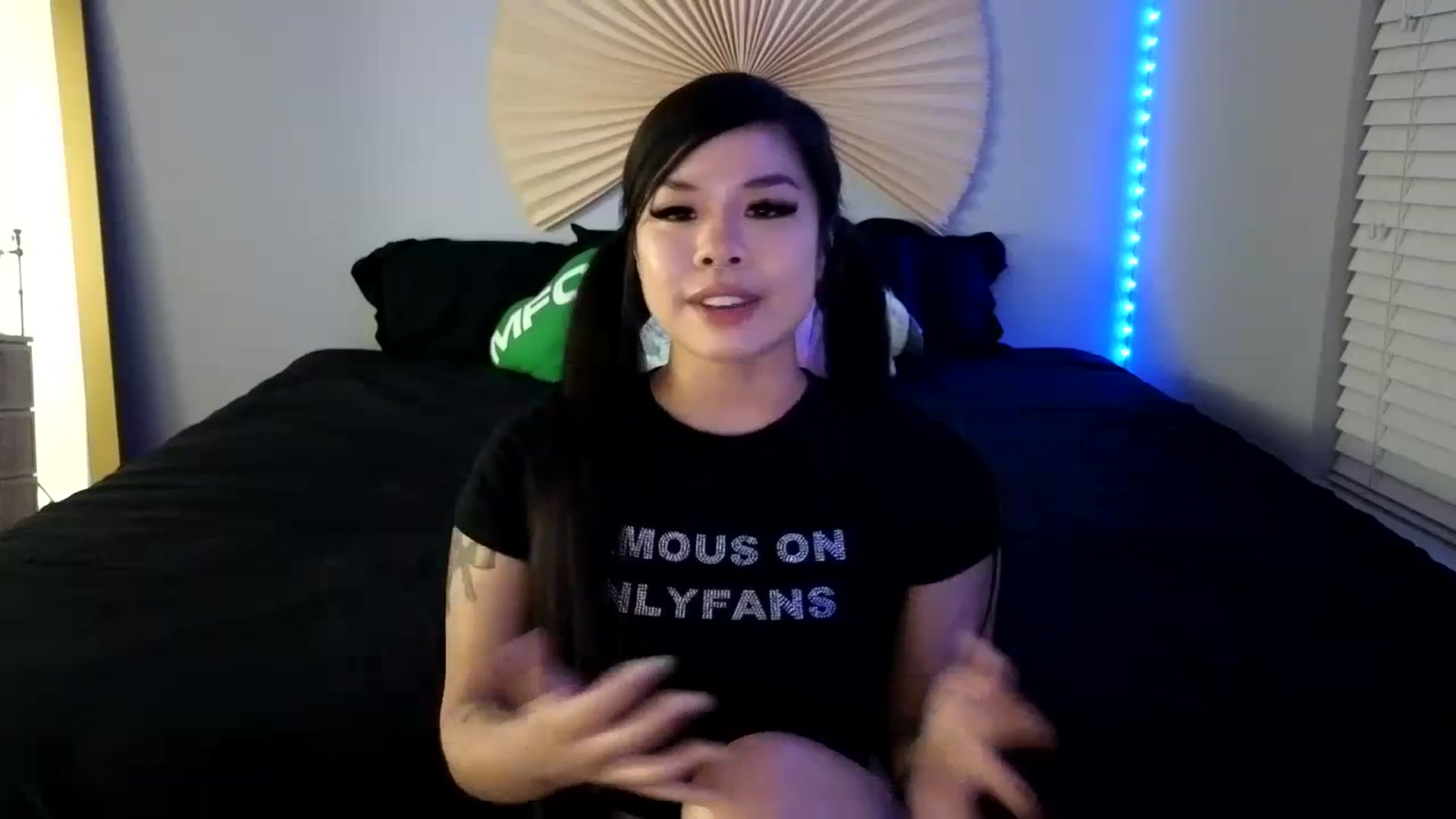 Gallery image thumbnail from dolllface's myfreecams stream on, 08/26/2023, 07:50 image 5 of 20