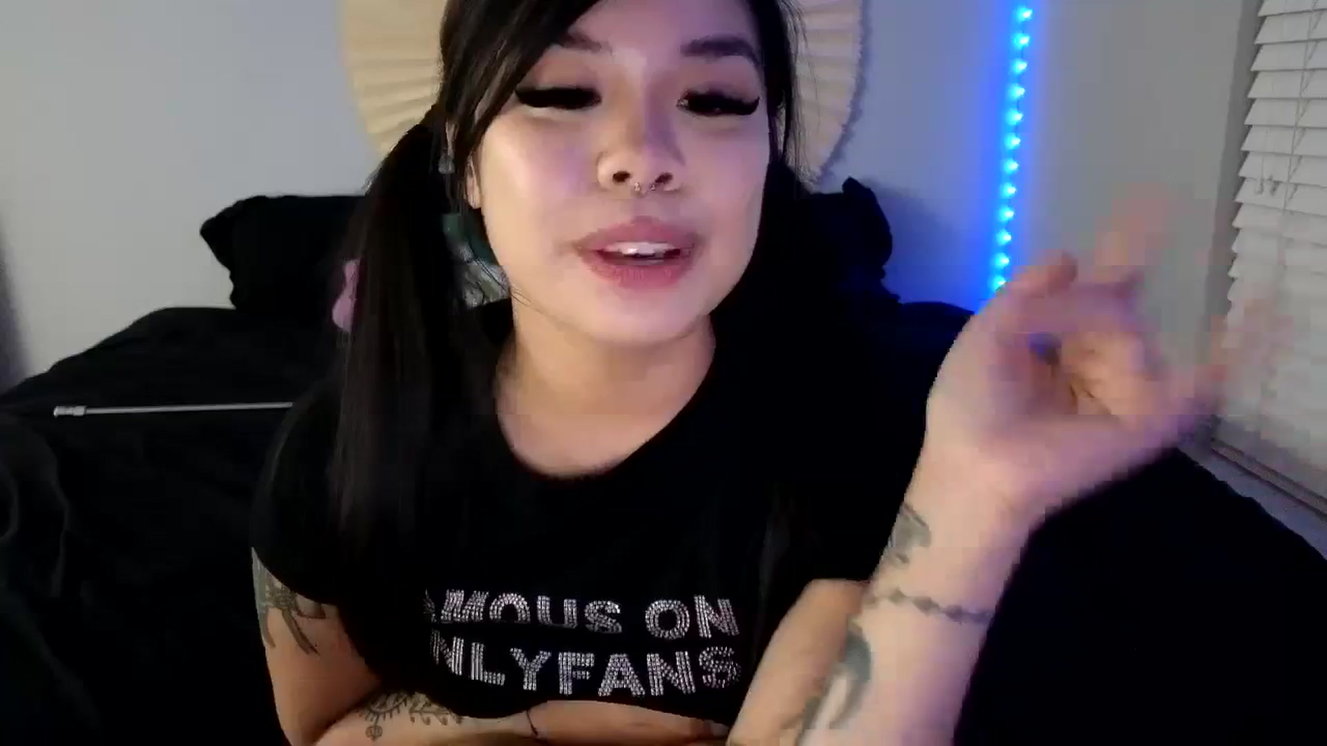 Gallery image thumbnail from dolllface's myfreecams stream on, 08/26/2023, 10:00 image 6 of 20