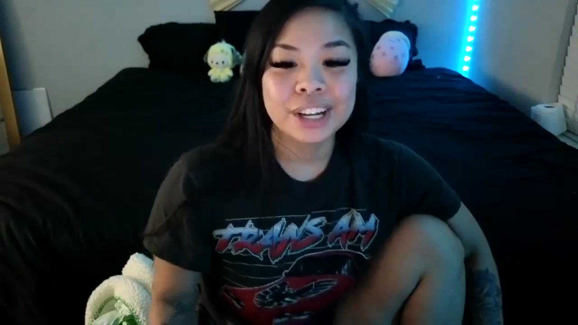 Gallery image thumbnail from dolllface's myfreecams stream on, 08/28/2023, 09:27 image 12 of 20