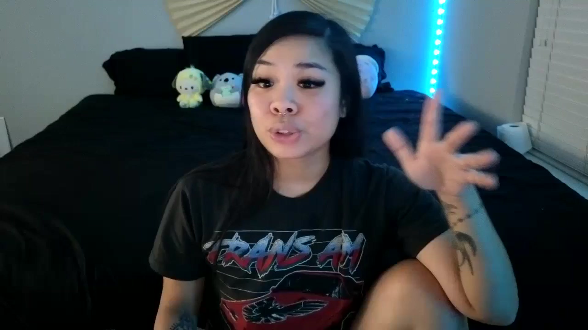 Gallery image thumbnail from dolllface's myfreecams stream on, 08/28/2023, 09:27 image 15 of 20