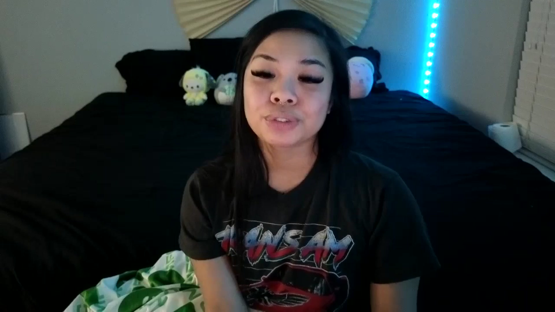 Gallery image thumbnail from dolllface's myfreecams stream on, 08/28/2023, 09:27 image 19 of 20