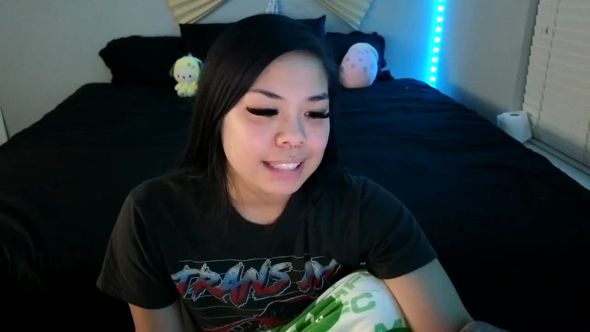 Gallery image thumbnail from dolllface's myfreecams stream on, 08/28/2023, 09:27 image 6 of 20