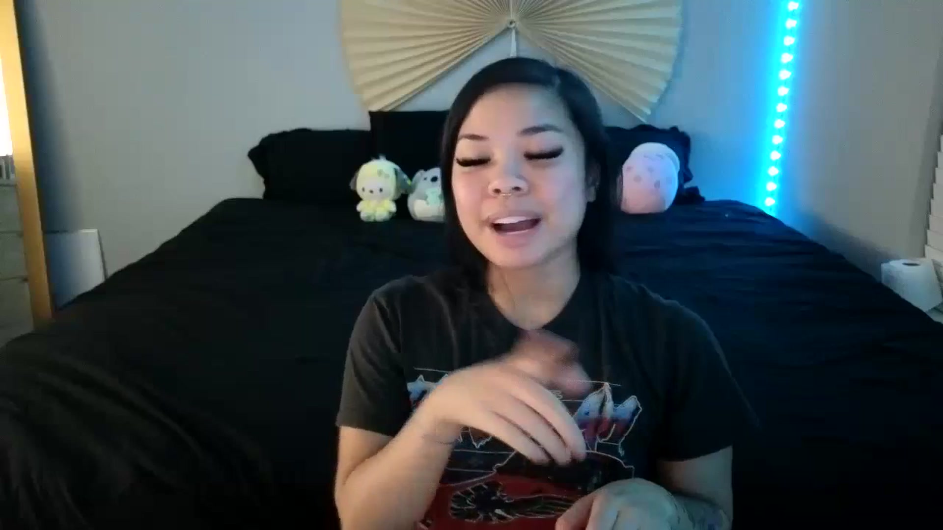 Gallery image thumbnail from dolllface's myfreecams stream on, 08/28/2023, 09:27 image 17 of 20