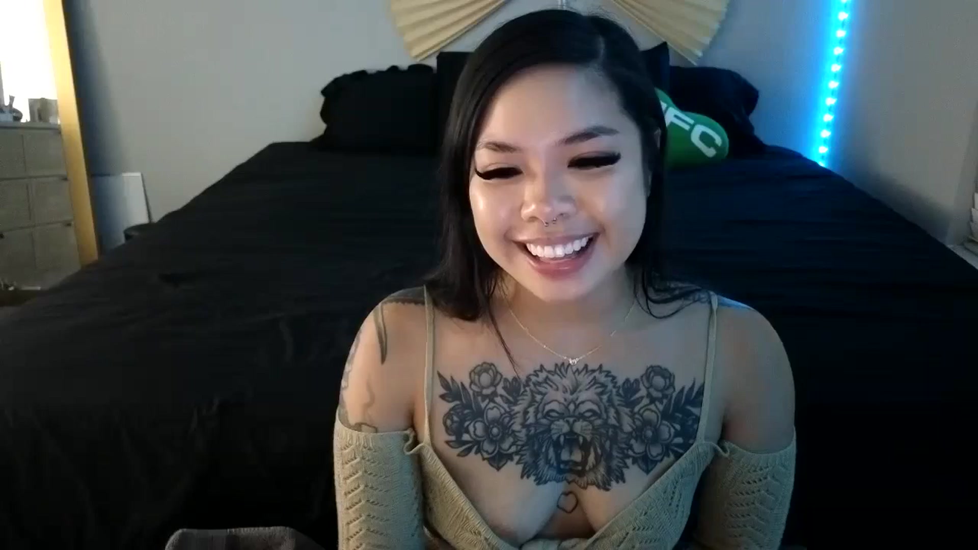 Gallery image thumbnail from dolllface's myfreecams stream on, 08/29/2023, 05:21 image 1 of 20