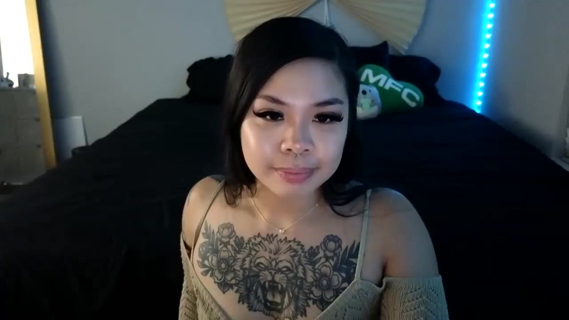 Gallery image thumbnail from dolllface's myfreecams stream on, 08/29/2023, 05:21 image 3 of 20