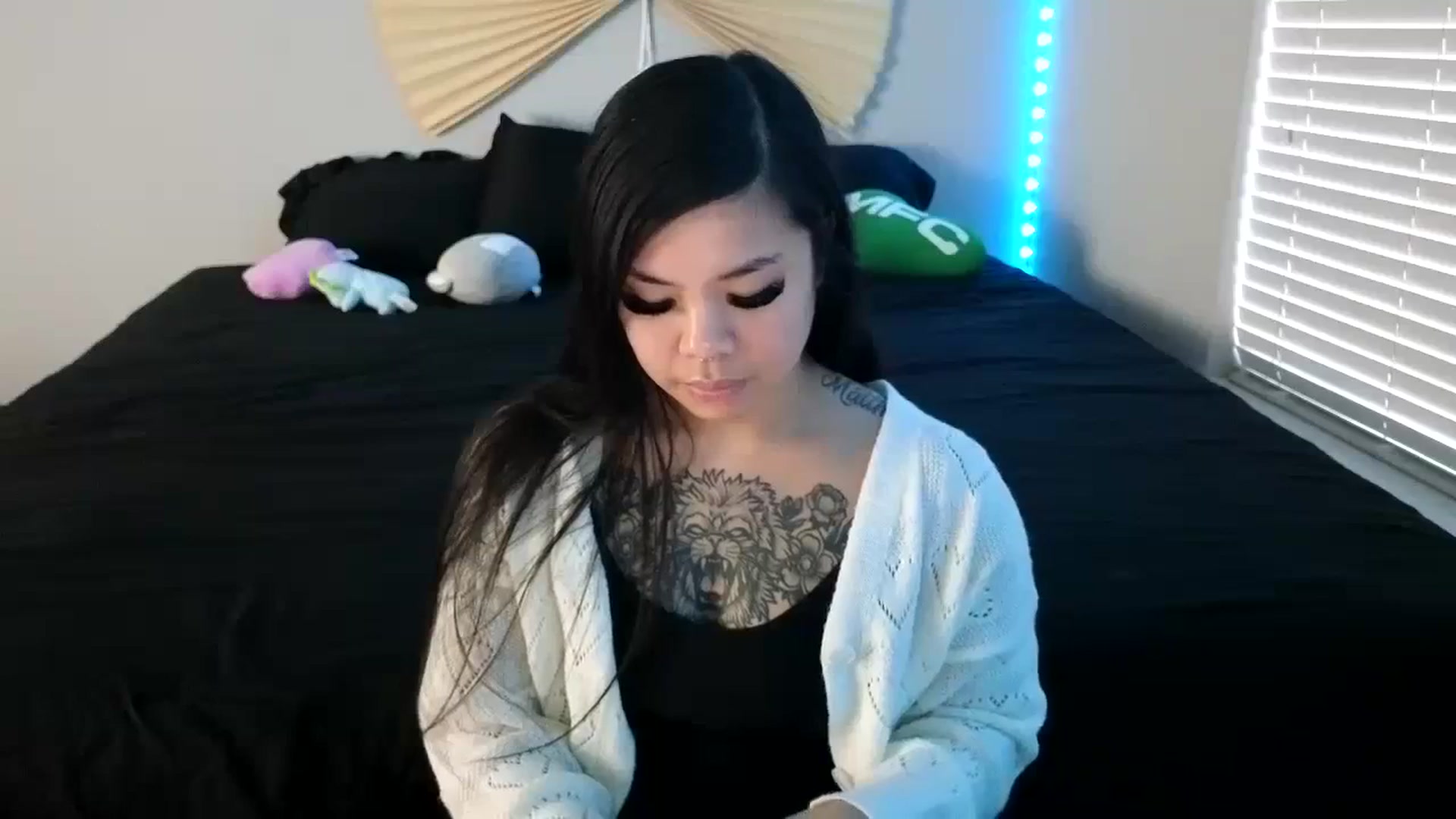Gallery image thumbnail from dolllface's myfreecams stream on, 08/29/2023, 23:15 image 10 of 20