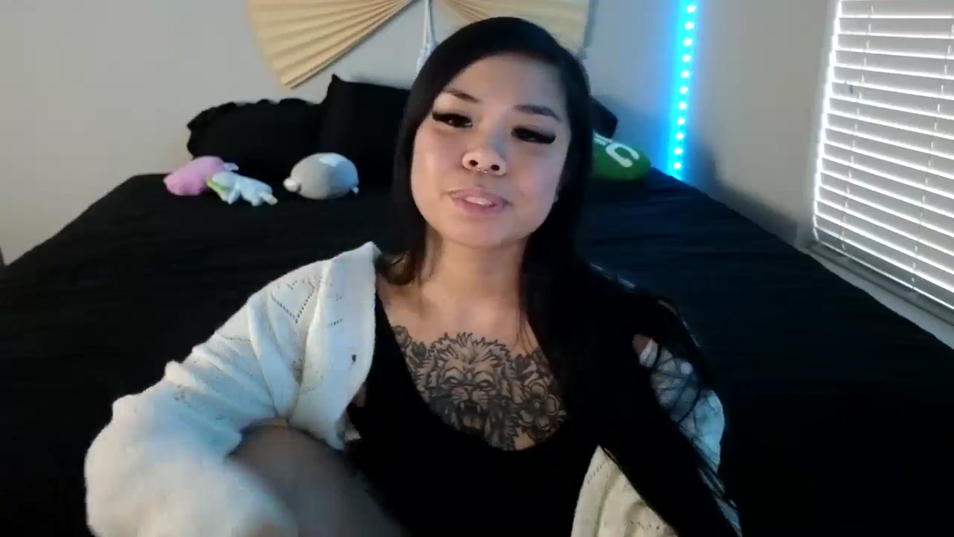 Gallery image thumbnail from dolllface's myfreecams stream on, 08/29/2023, 23:15 image 11 of 20