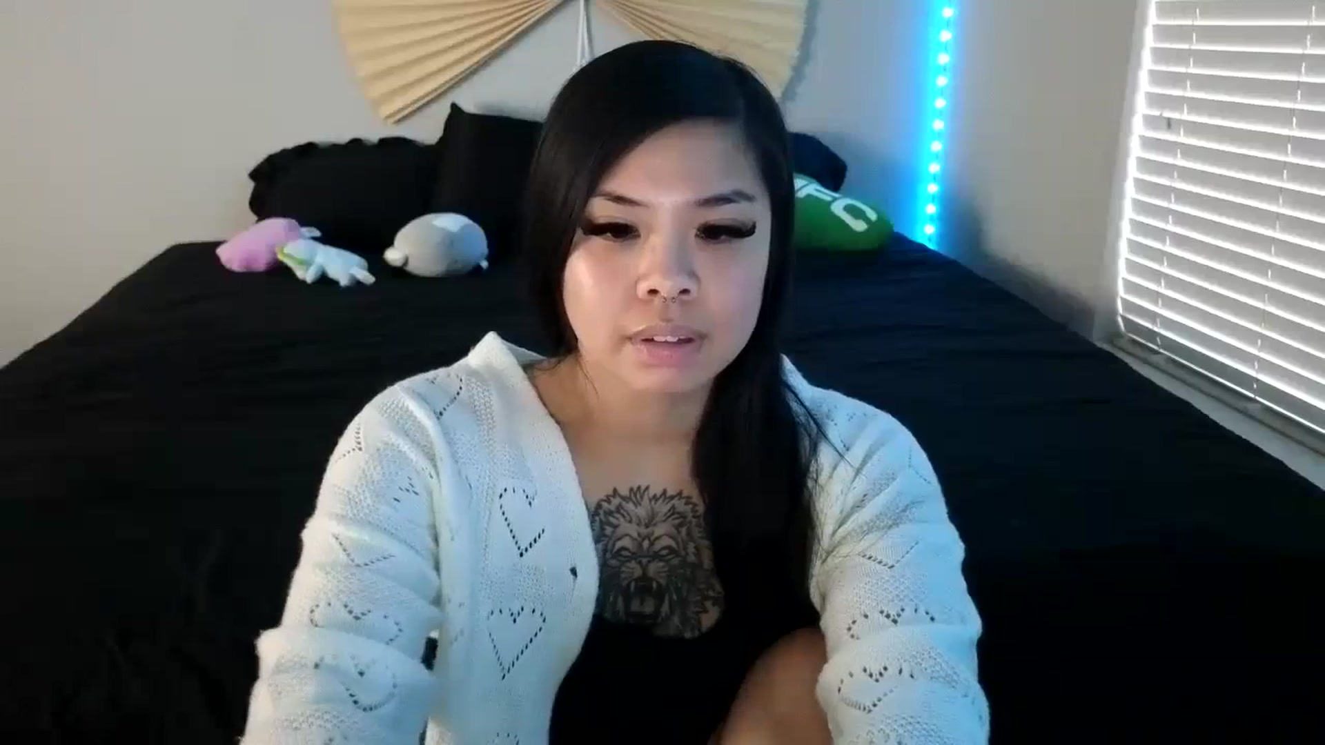 Gallery image thumbnail from dolllface's myfreecams stream on, 08/29/2023, 23:15 image 6 of 20