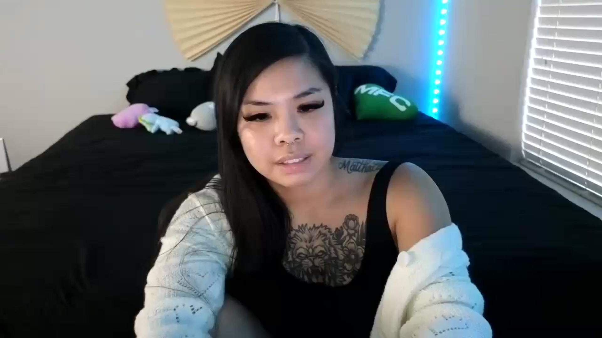 Gallery image thumbnail from dolllface's myfreecams stream on, 08/29/2023, 23:15 image 12 of 20