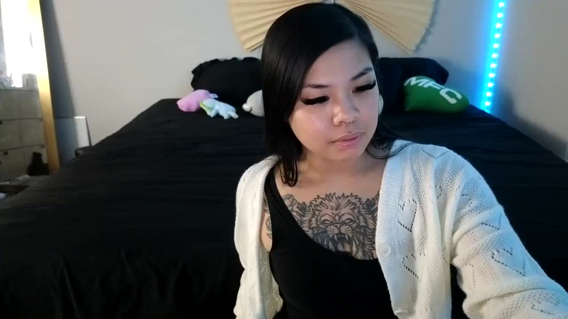 Gallery image thumbnail from dolllface's myfreecams stream on, 08/29/2023, 23:15 image 1 of 20