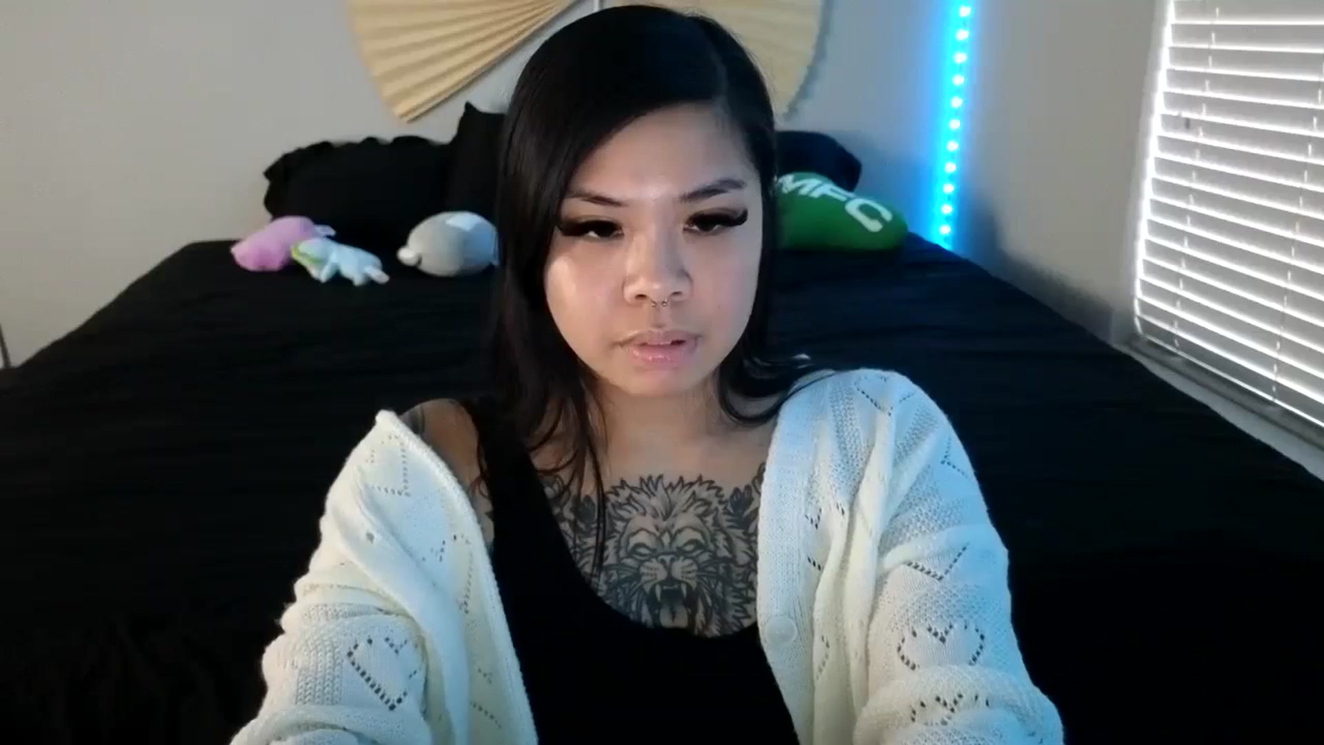 Gallery image thumbnail from dolllface's myfreecams stream on, 08/29/2023, 23:15 image 5 of 20