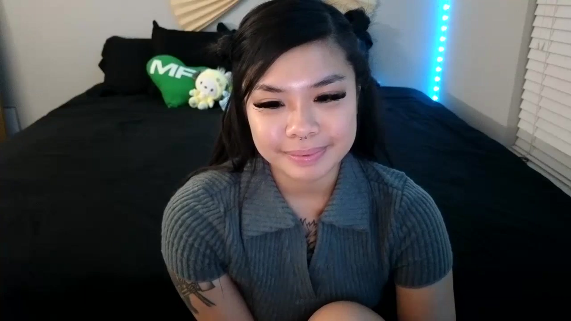 Gallery image thumbnail from dolllface's myfreecams stream on, 09/09/2023, 08:52 image 4 of 20
