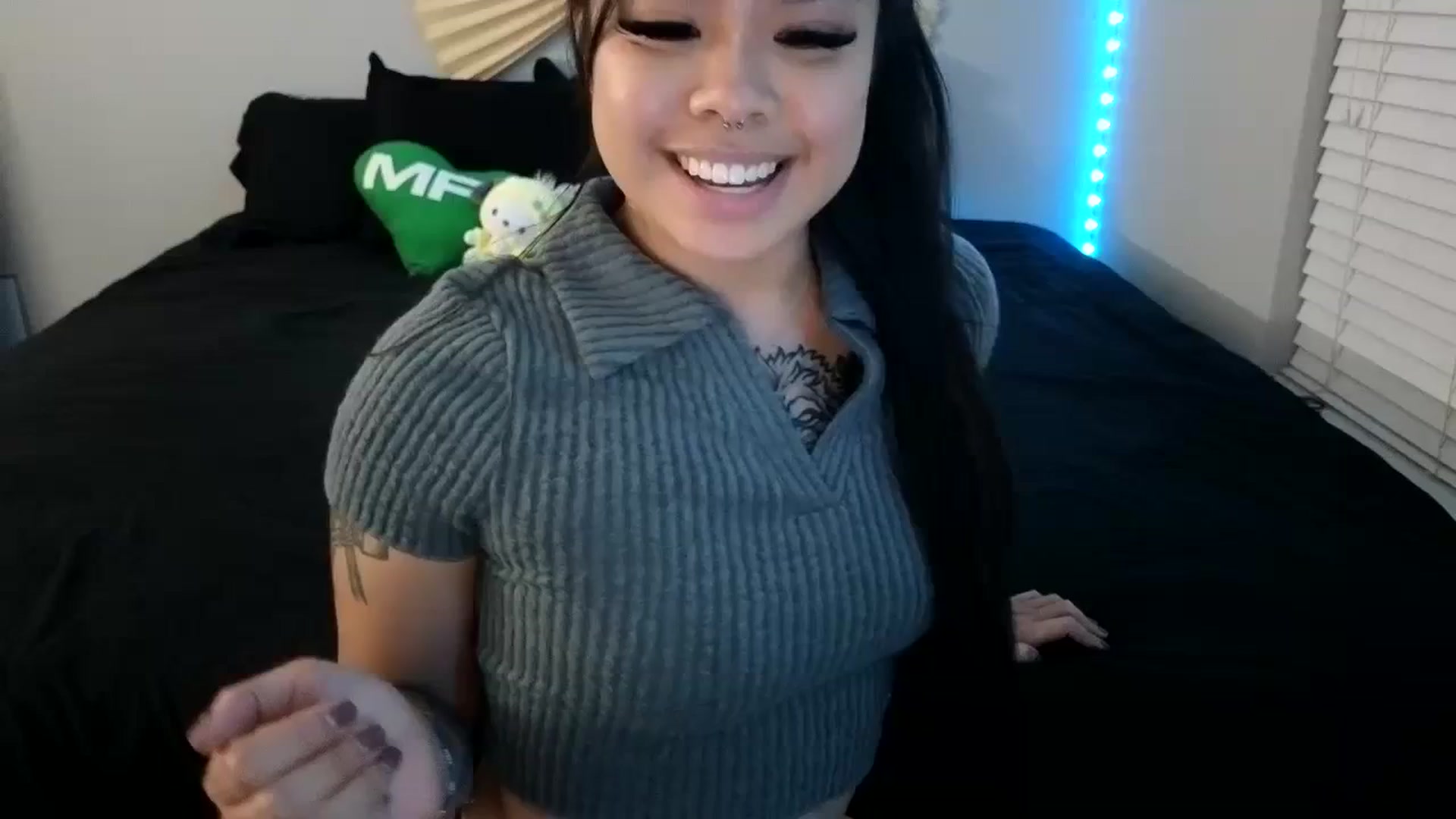 Gallery image thumbnail from dolllface's myfreecams stream on, 09/09/2023, 08:52 image 1 of 20
