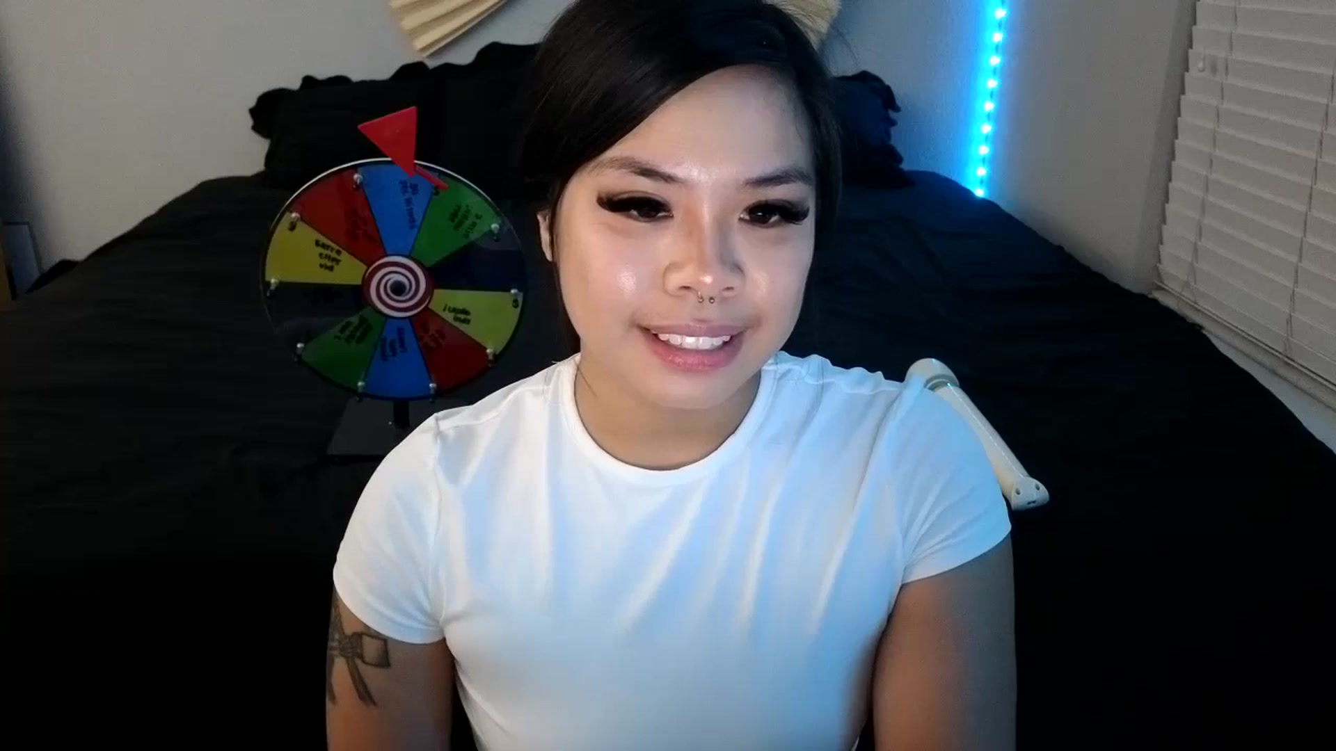 Gallery image thumbnail from dolllface's myfreecams stream on, 09/16/2023, 10:13 image 4 of 20