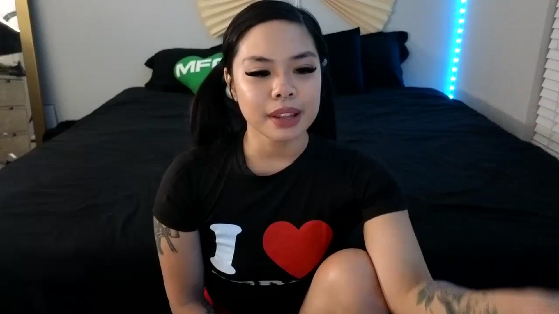 Gallery image thumbnail from dolllface's myfreecams stream on, 09/23/2023, 08:01 image 9 of 20