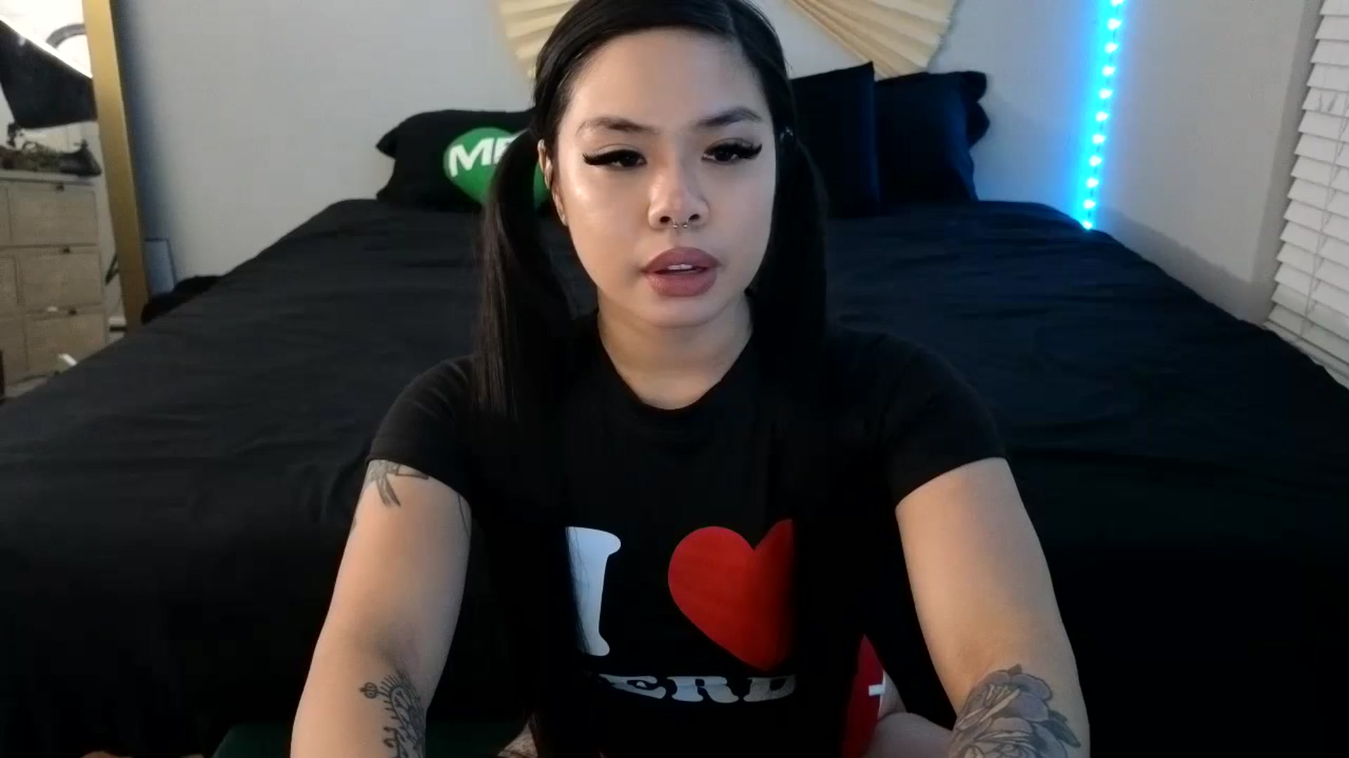 Gallery image thumbnail from dolllface's myfreecams stream on, 09/23/2023, 08:01 image 8 of 20