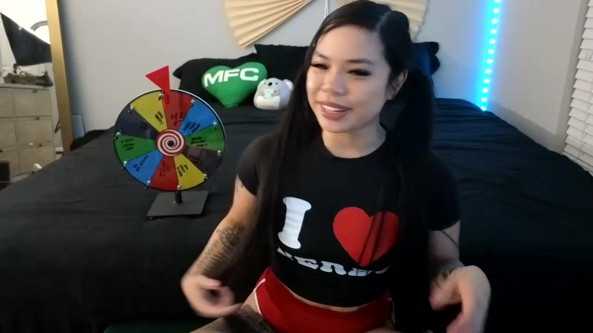 Gallery image thumbnail from dolllface's myfreecams stream on, 09/23/2023, 08:01 image 1 of 20