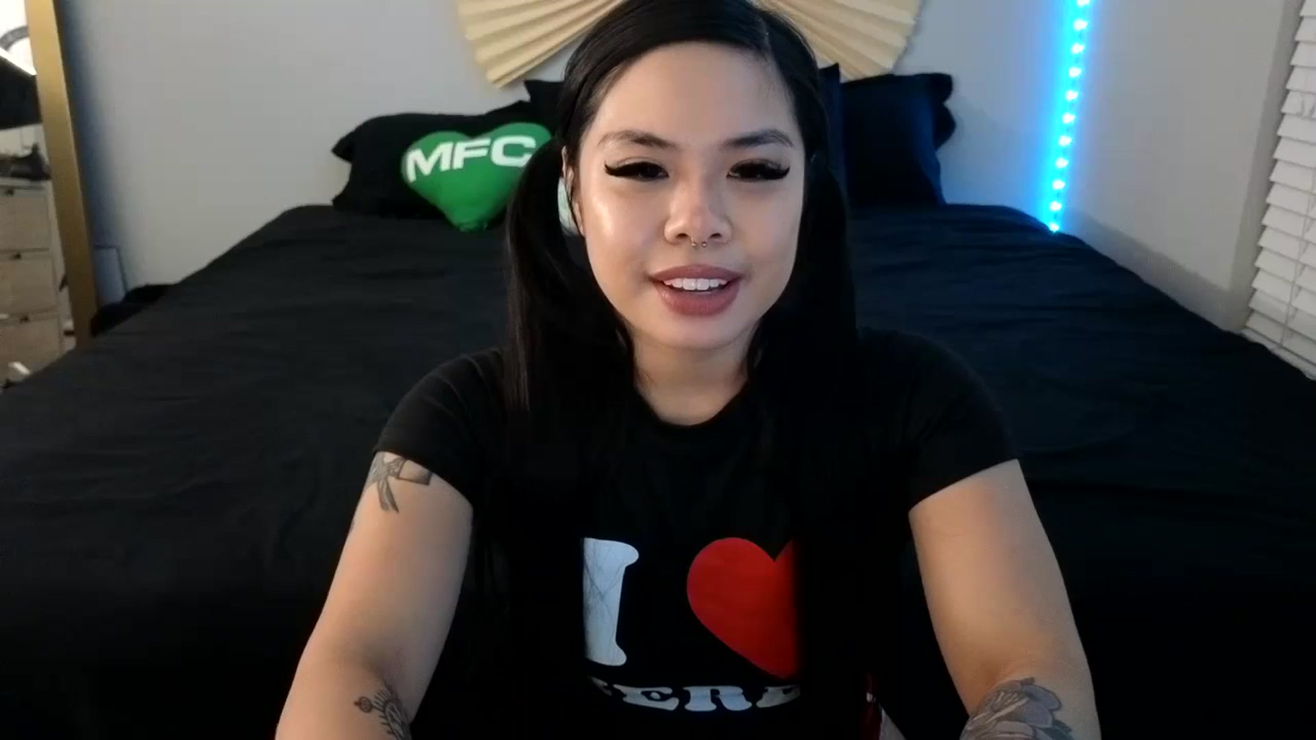 Gallery image thumbnail from dolllface's myfreecams stream on, 09/23/2023, 08:01 image 11 of 20