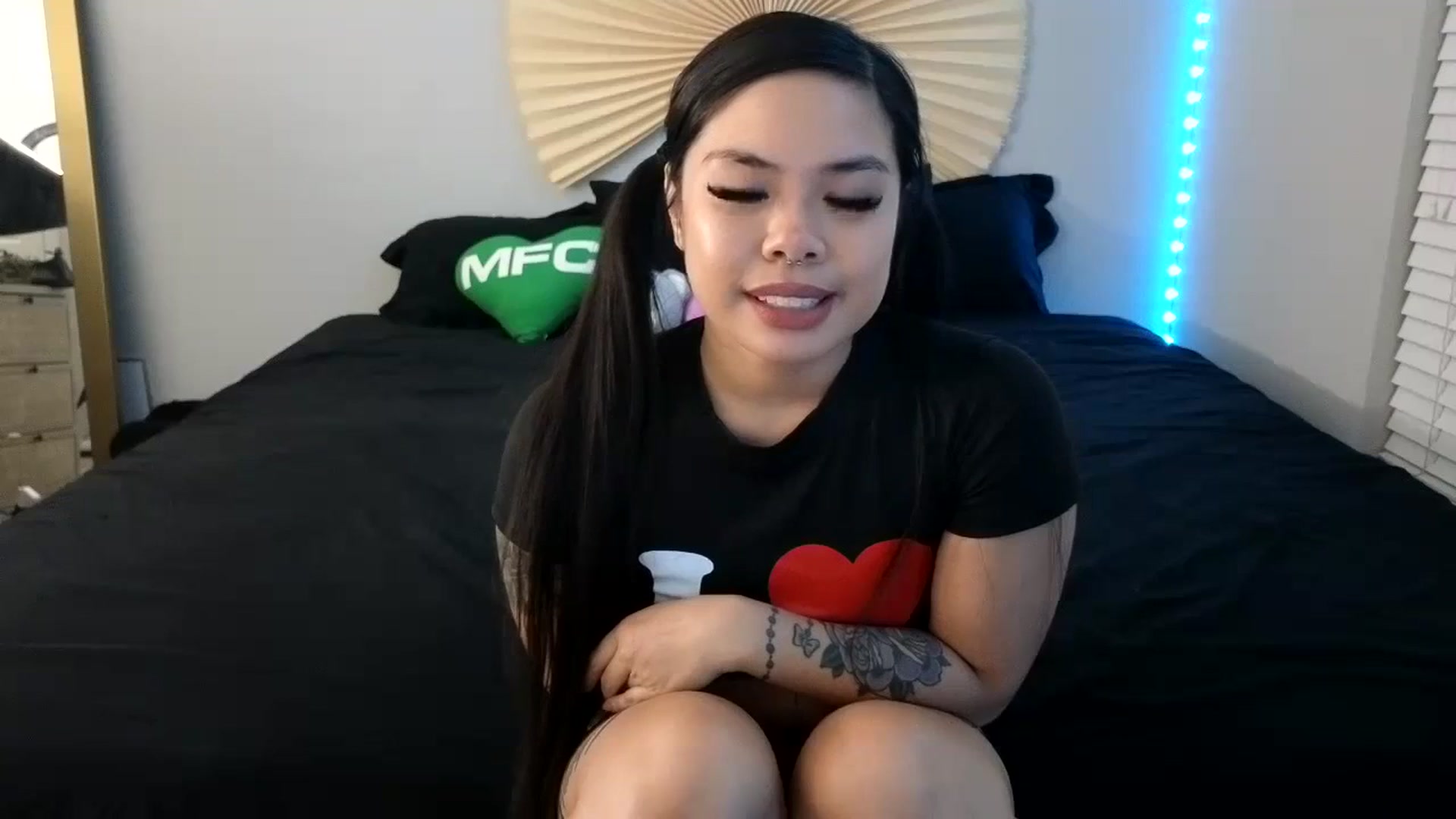 Gallery image thumbnail from dolllface's myfreecams stream on, 09/23/2023, 08:01 image 16 of 20